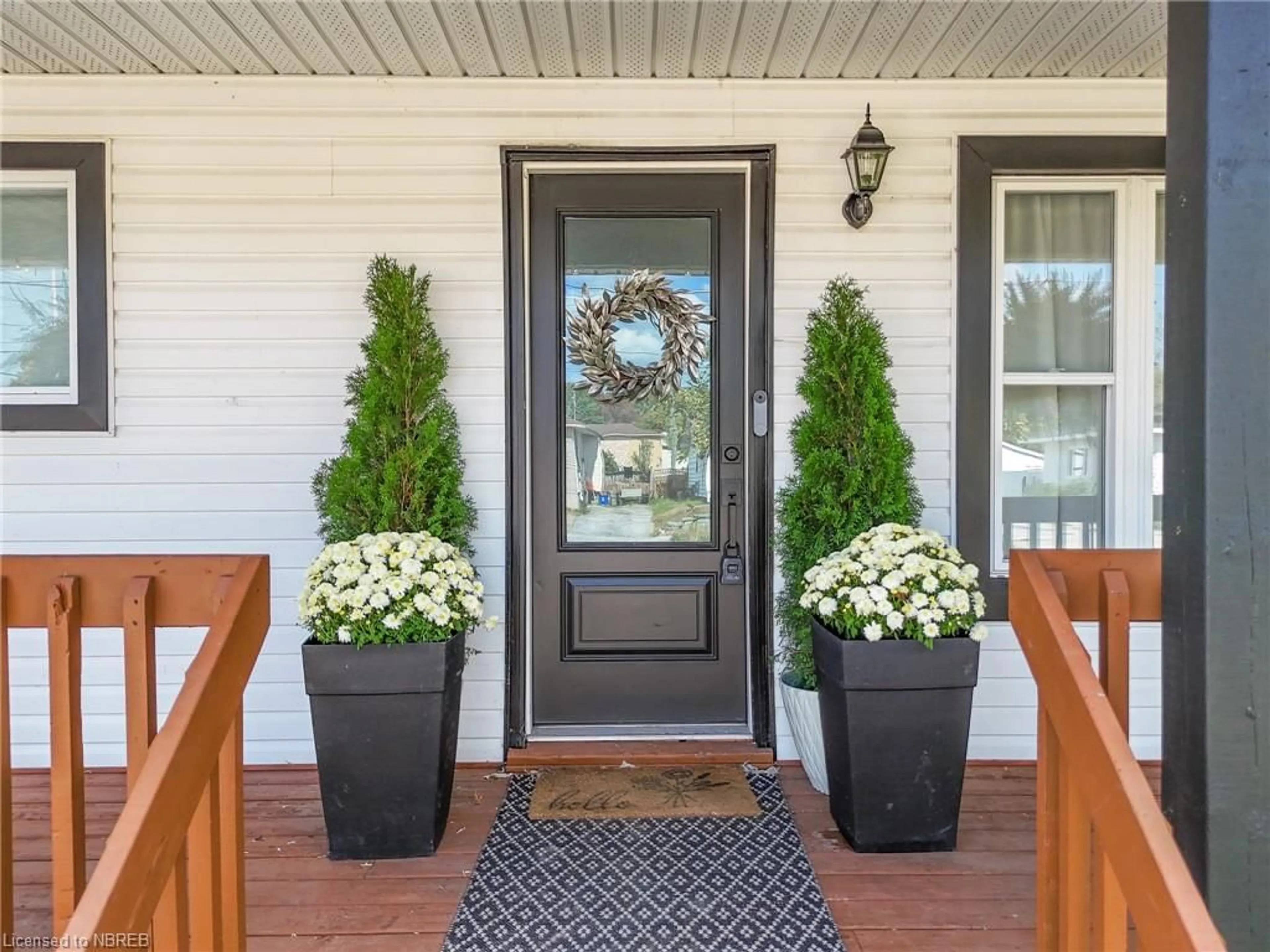 Indoor entryway for 1736 Mckeown Ave, North Bay Ontario P1B 7N3