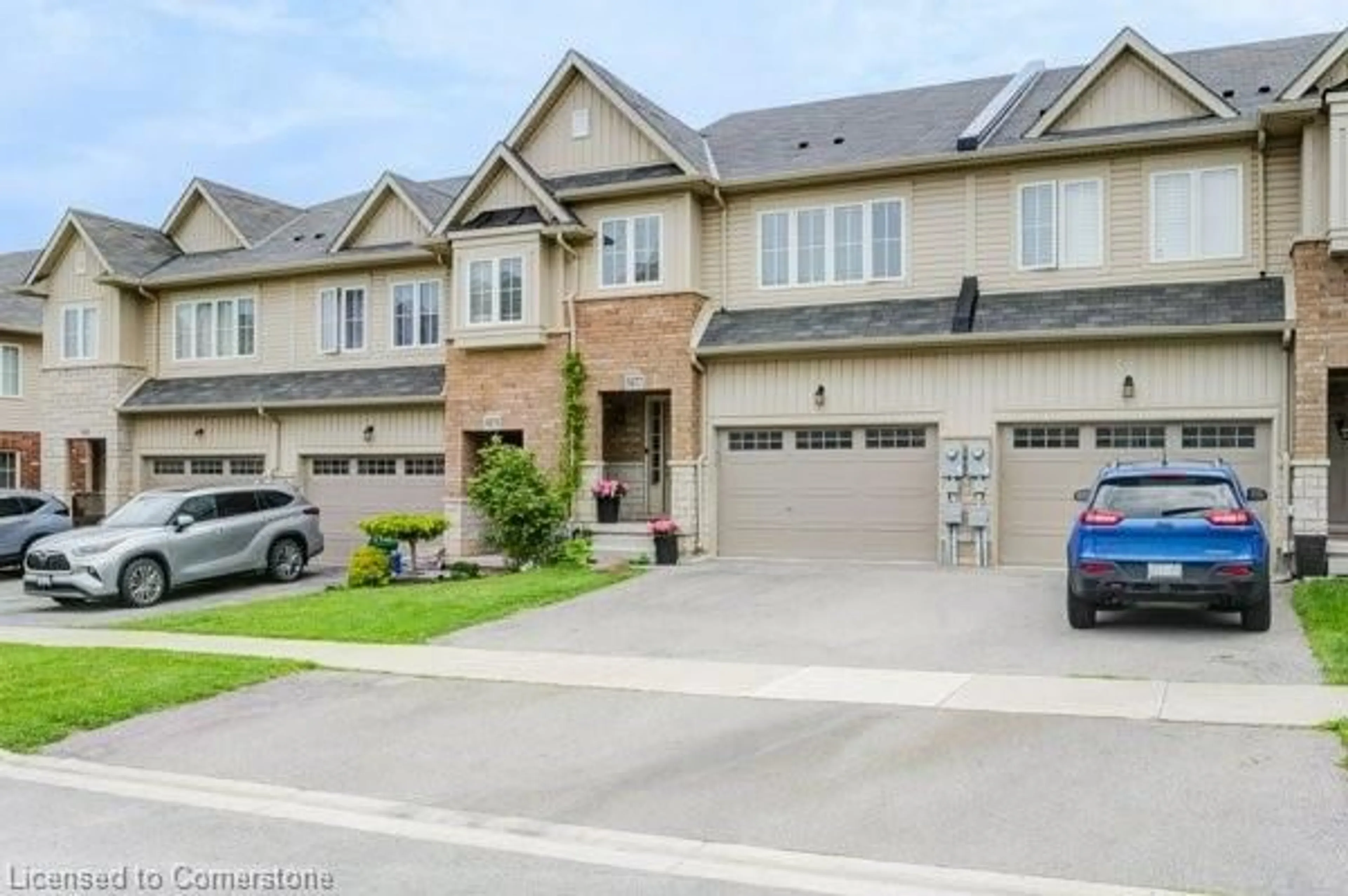 A pic from exterior of the house or condo, the street view for 5077 Serena Dr, Beamsville Ontario L0R 1B0