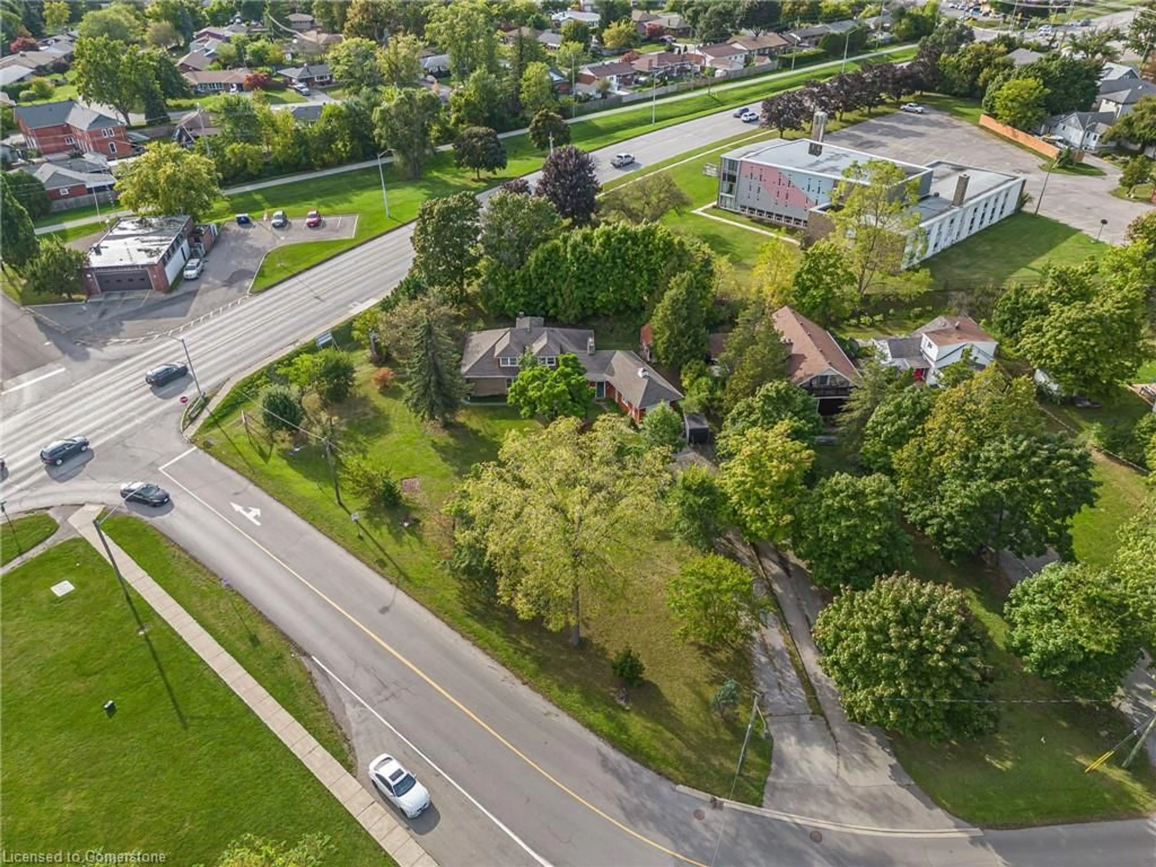 Frontside or backside of a home, the street view for 21 First Ave, Welland Ontario L3C 1X7