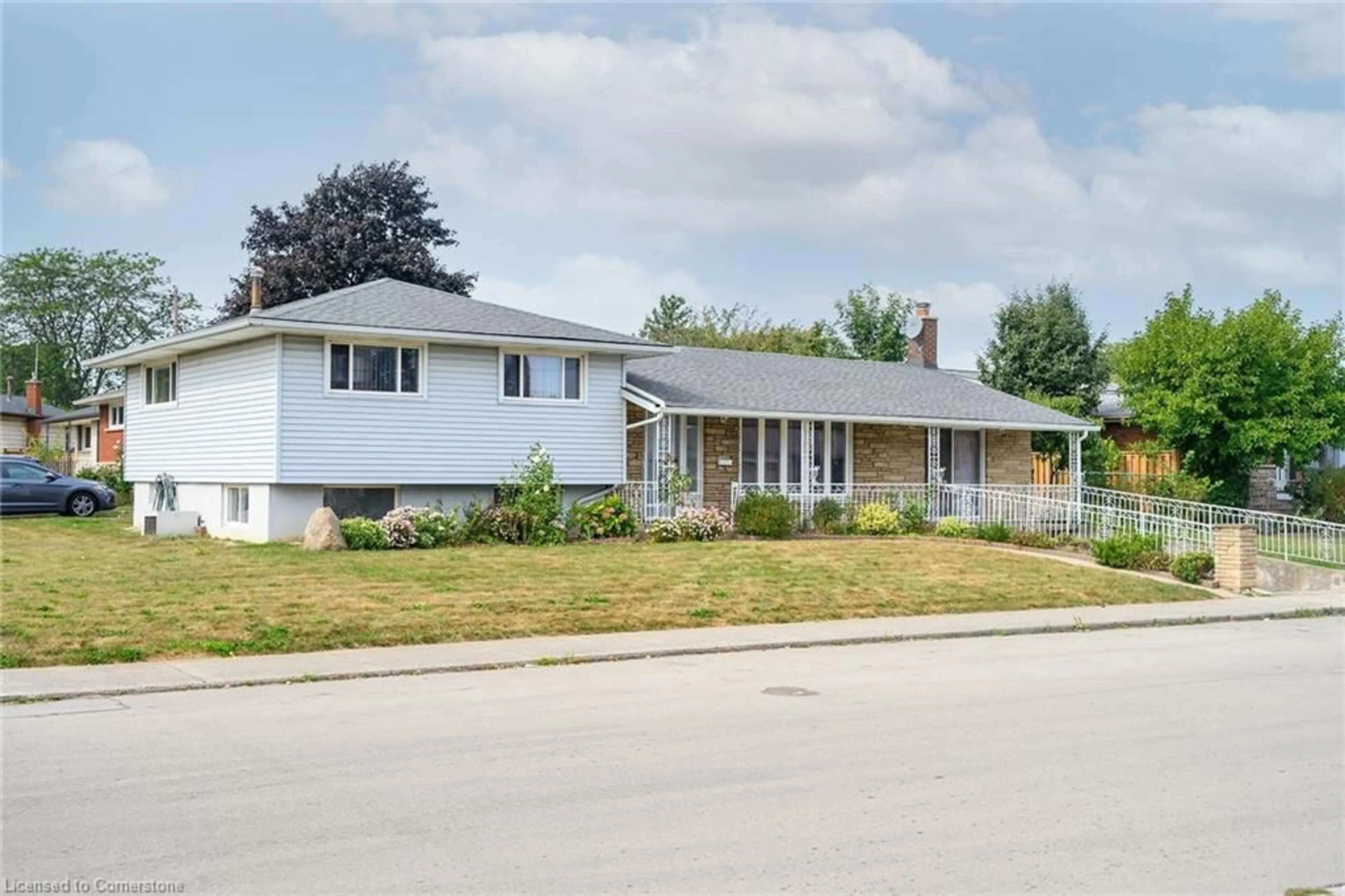 Frontside or backside of a home for 48 Crawford Dr, Hamilton Ontario L8H 2P1