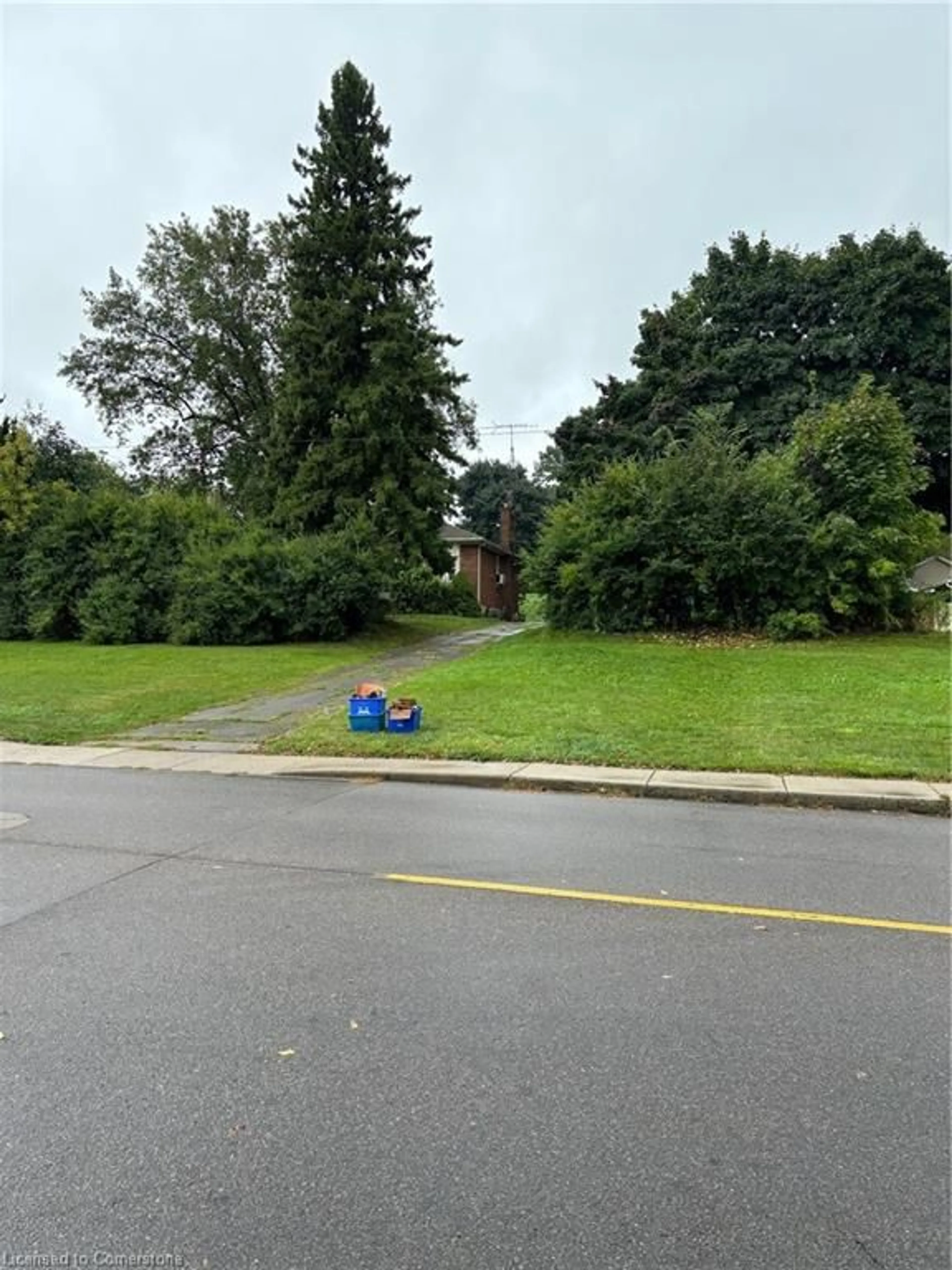 Frontside or backside of a home, the street view for 269 Sanatorium Rd, Hamilton Ontario L9C 1Z4