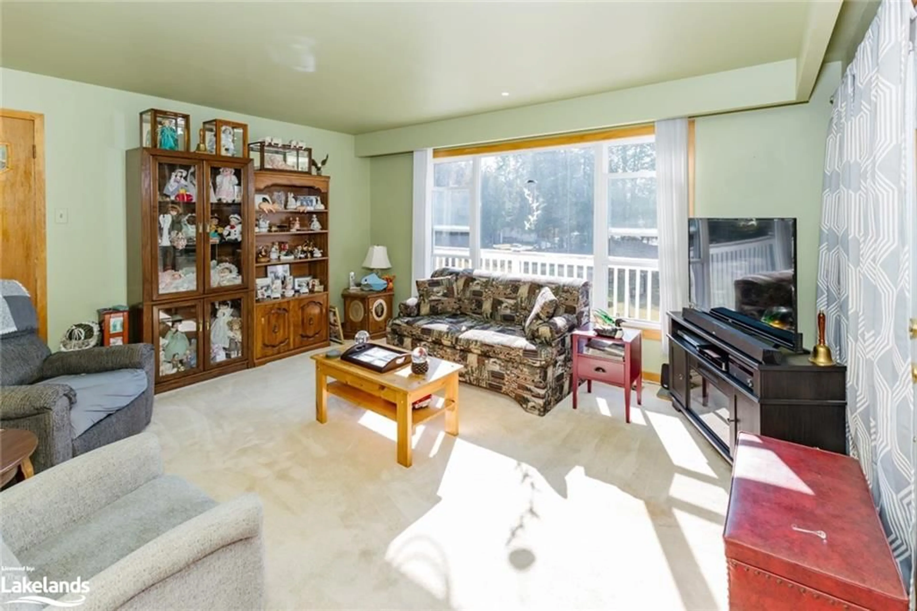 Living room, wood floors for 1525 Green Lake Rd, West Guilford Ontario K0M 1S0