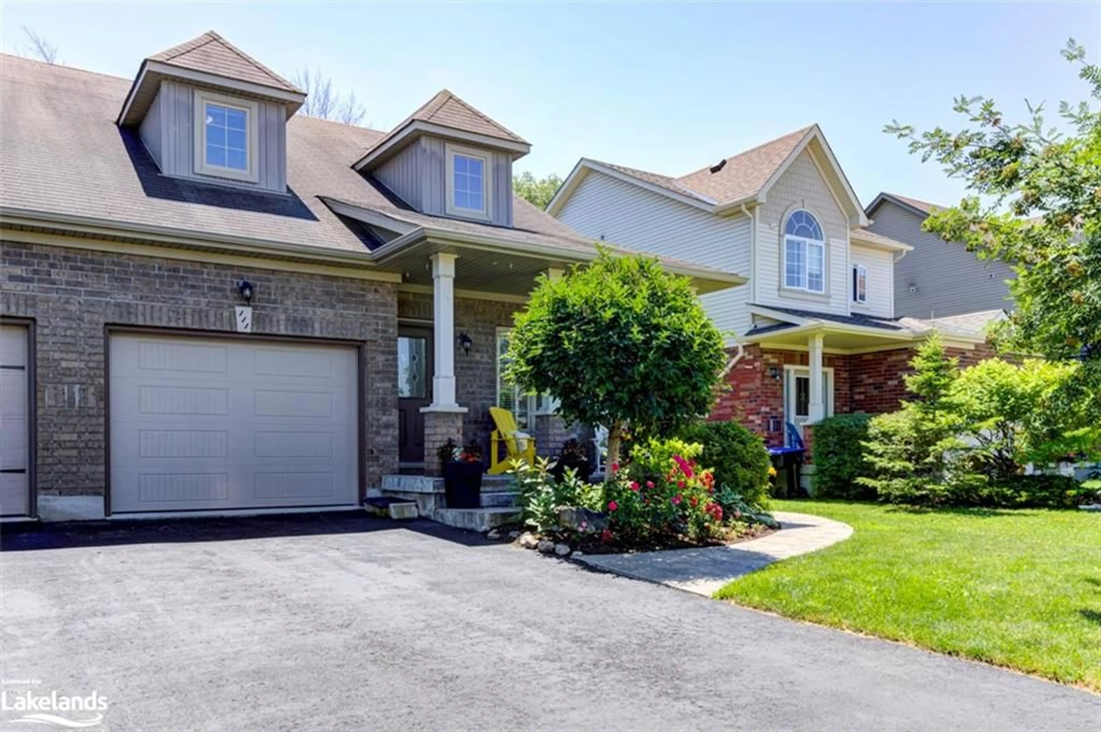 Frontside or backside of a home for 111 Chamberlain Cres, Collingwood Ontario L9Y 0E6