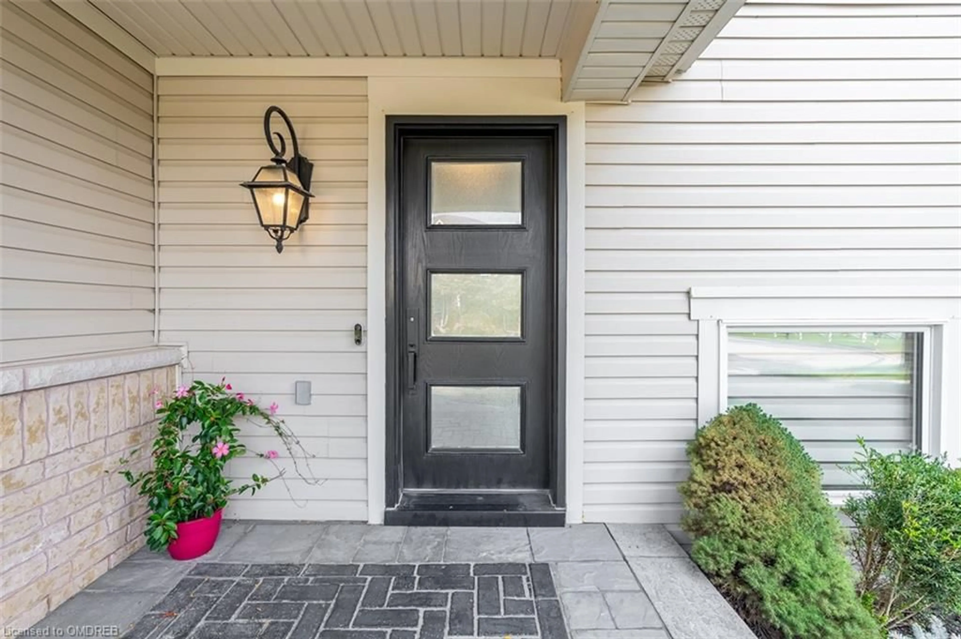 Indoor entryway for 845 Challinor Terr, Milton Ontario L9T 7V6