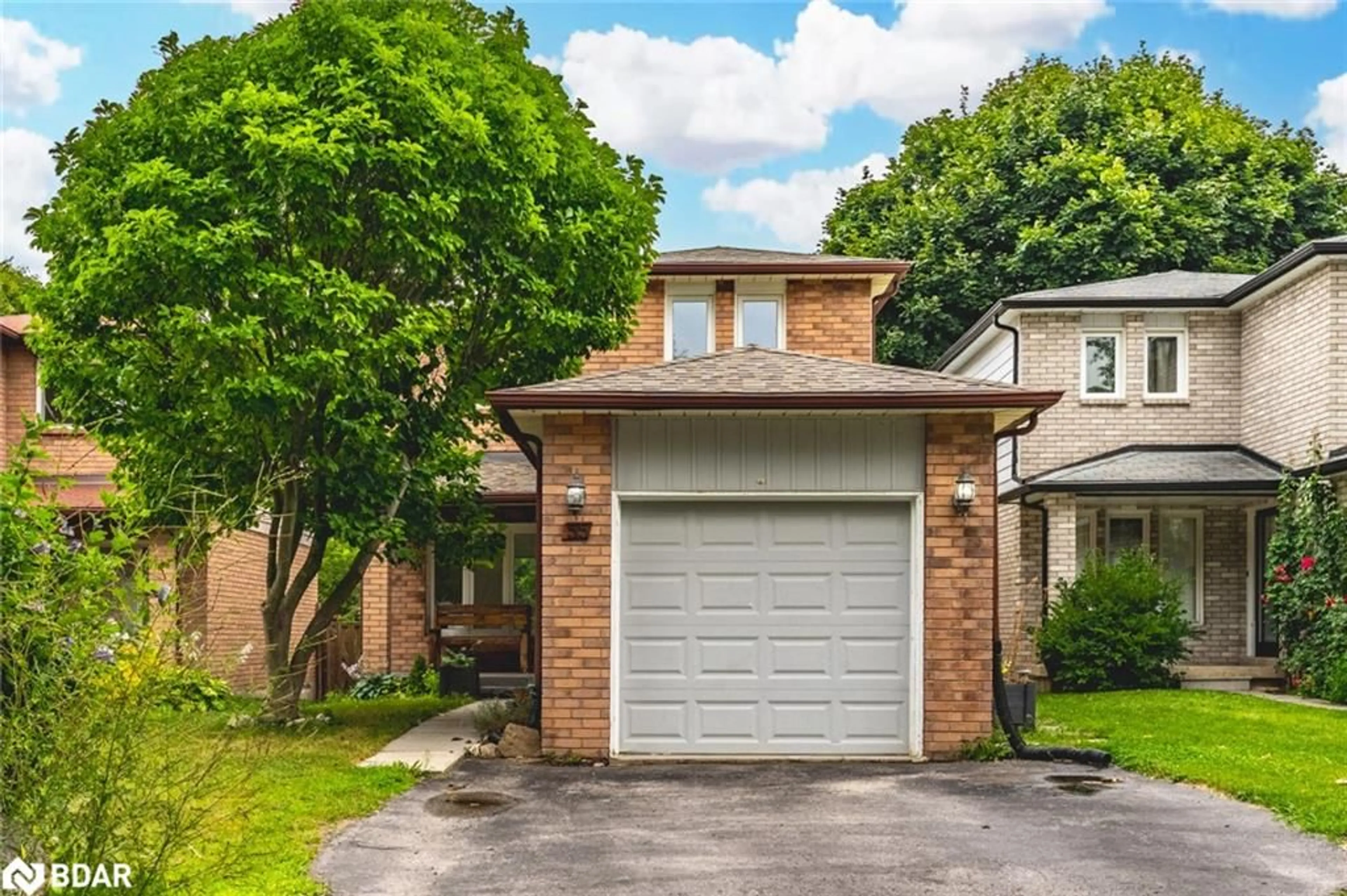 Frontside or backside of a home for 55 Garden Dr, Barrie Ontario L4N 5T8