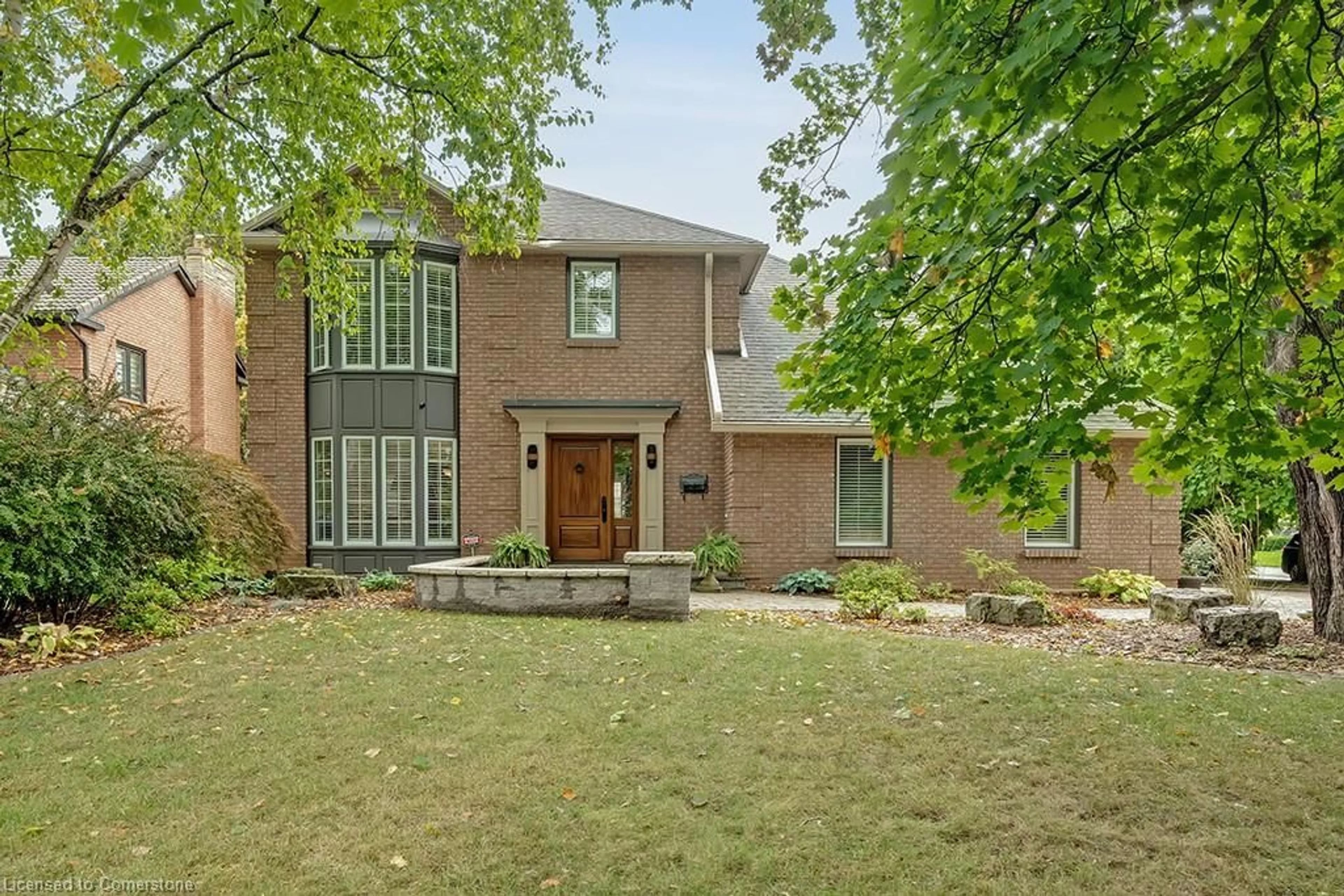 Home with brick exterior material for 2428 Lakeshore Rd, Burlington Ontario L7R 1C1