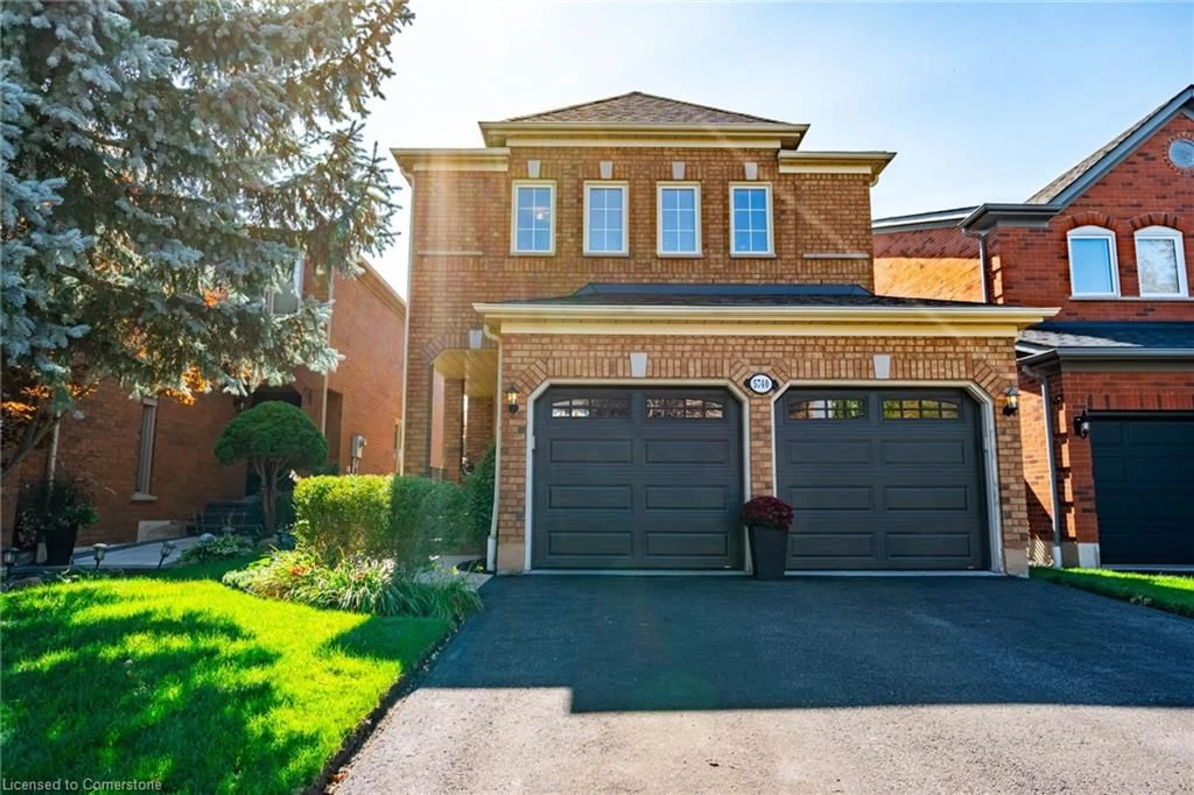 Home with brick exterior material for 5740 Stibbard Rd, Mississauga Ontario L5M 5J7