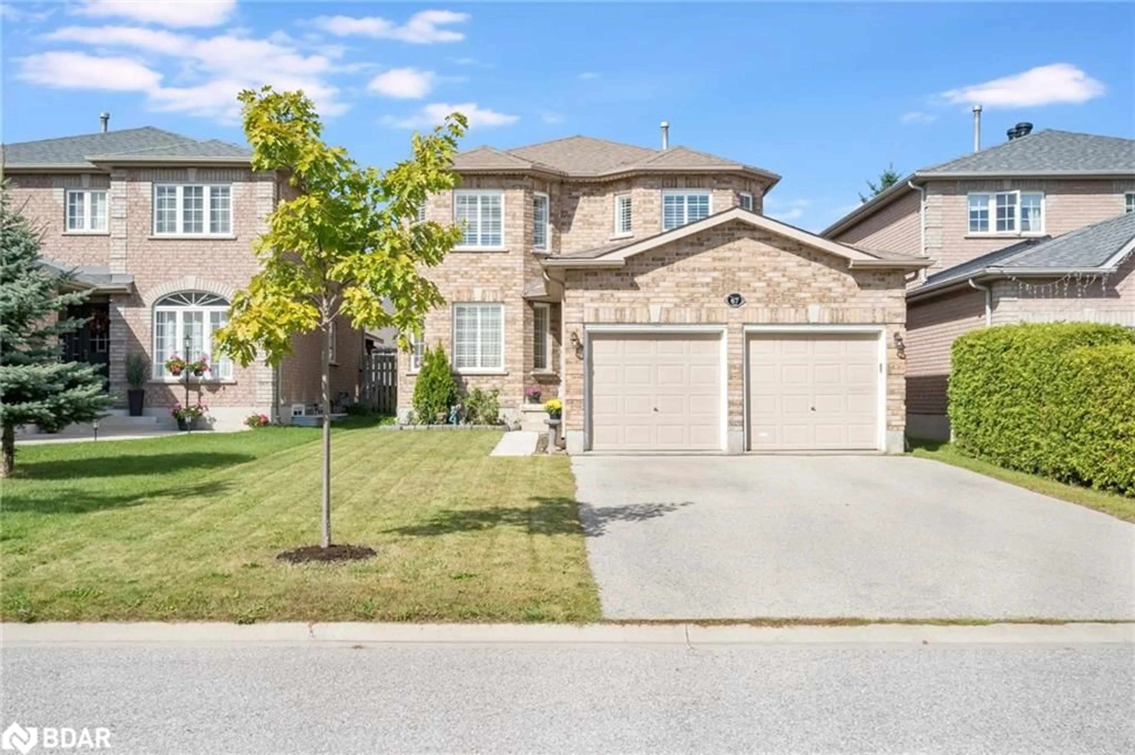 Frontside or backside of a home, the street view for 67 Kenwell Cres, Barrie Ontario L4N 0A3