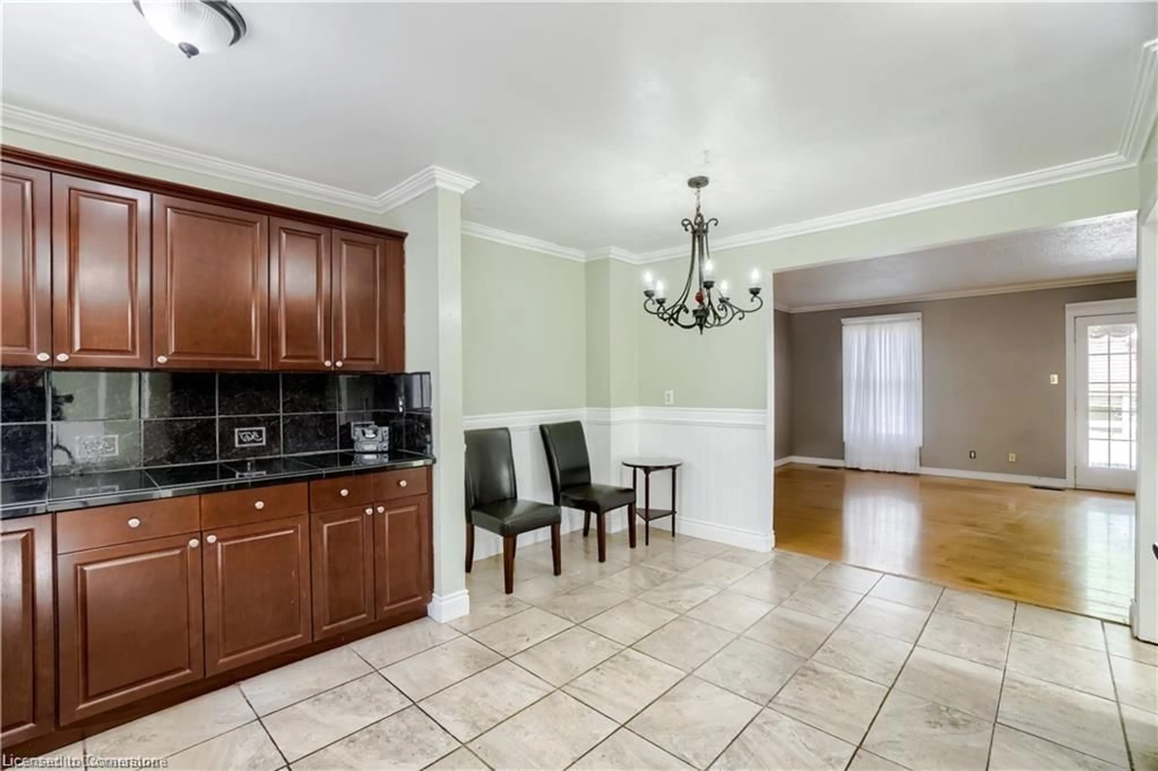 Open concept kitchen for 1474 Wildren Pl, Cambridge Ontario N3H 5A9