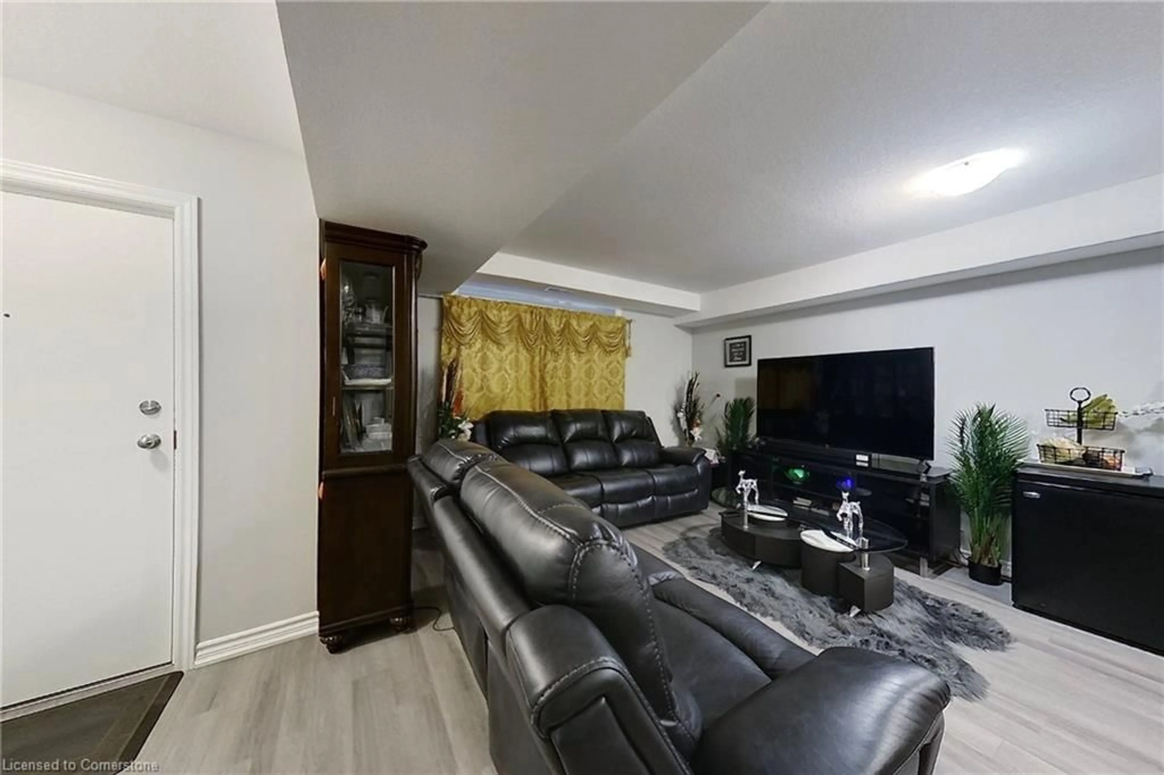 Living room, wood floors for 235 Chapel Hill Dr #4, Kitchener Ontario N2R 0S4