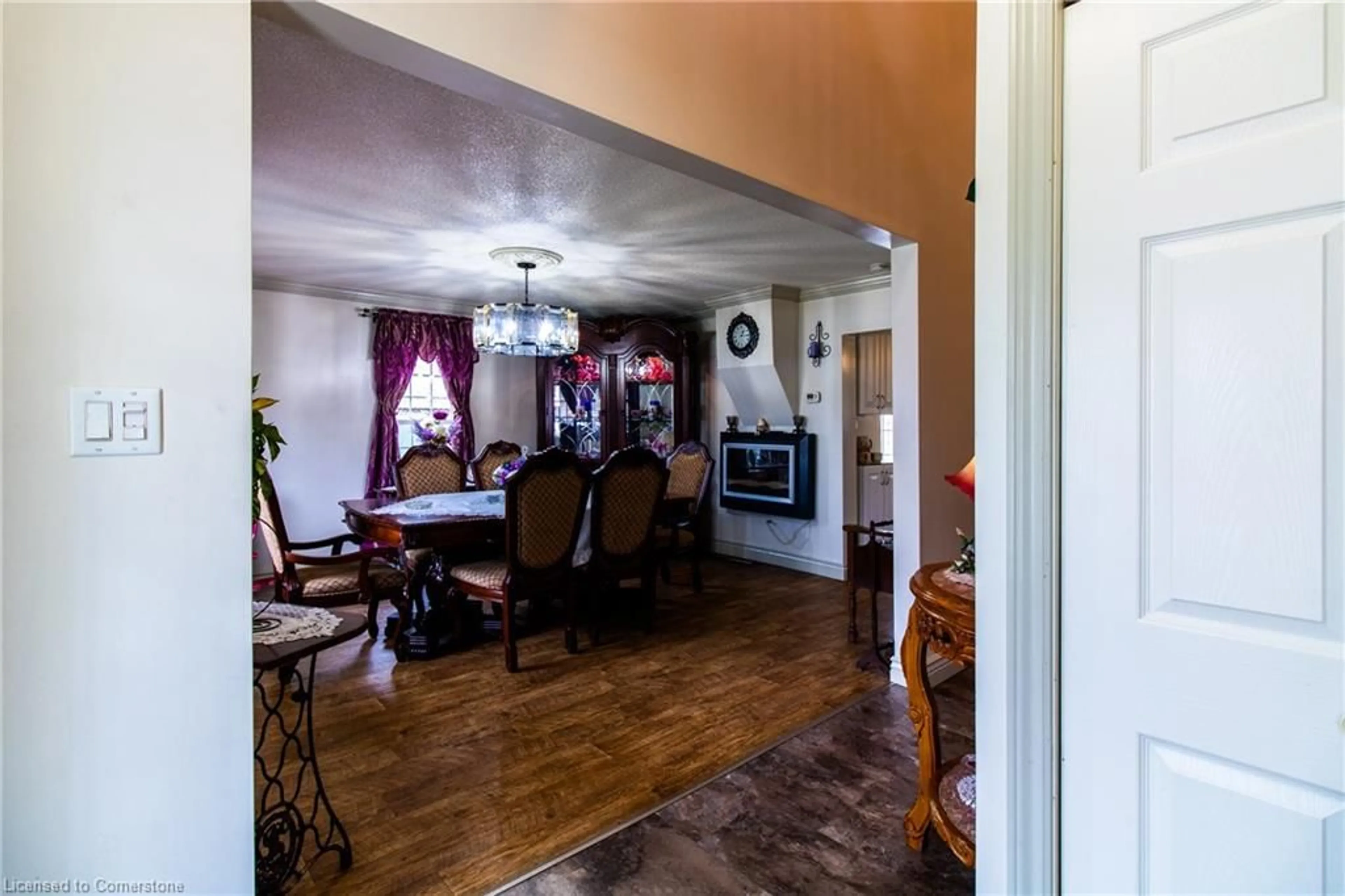 Dining room, wood floors, cottage for 79 Sovereign St, Waterford Ontario N0E 1Y0