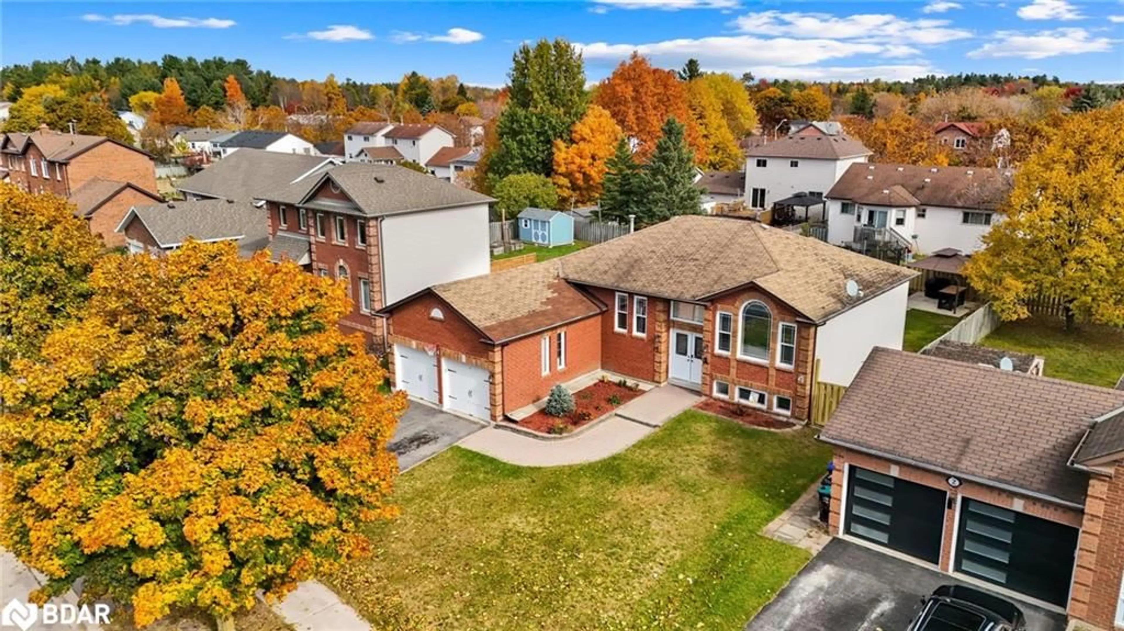 A pic from exterior of the house or condo, the fenced backyard for 4 Berkar St, Angus Ontario L3W 0K1