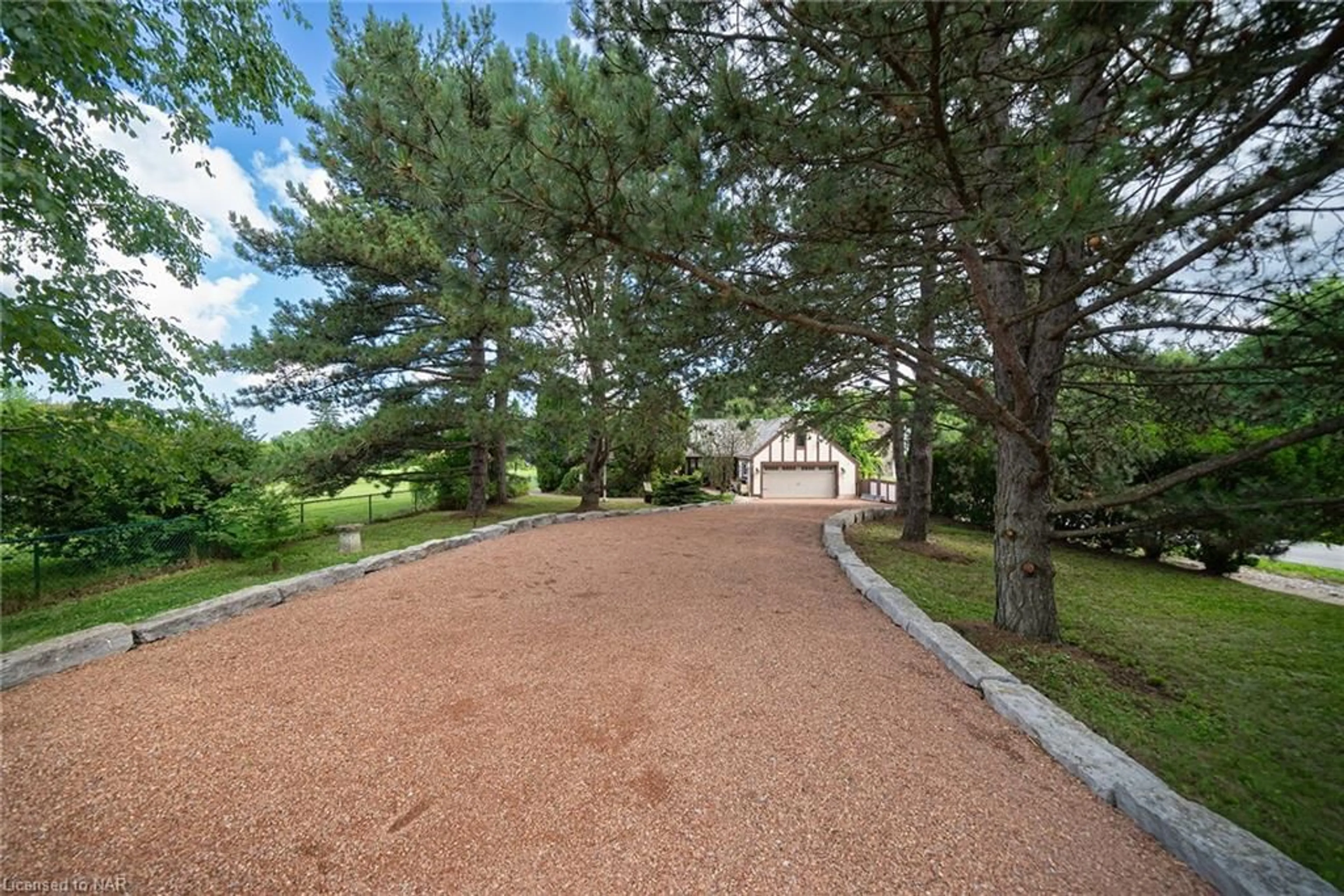 Patio, the fenced backyard for 1776 York Rd, Niagara-on-the-Lake Ontario L0S 1J0