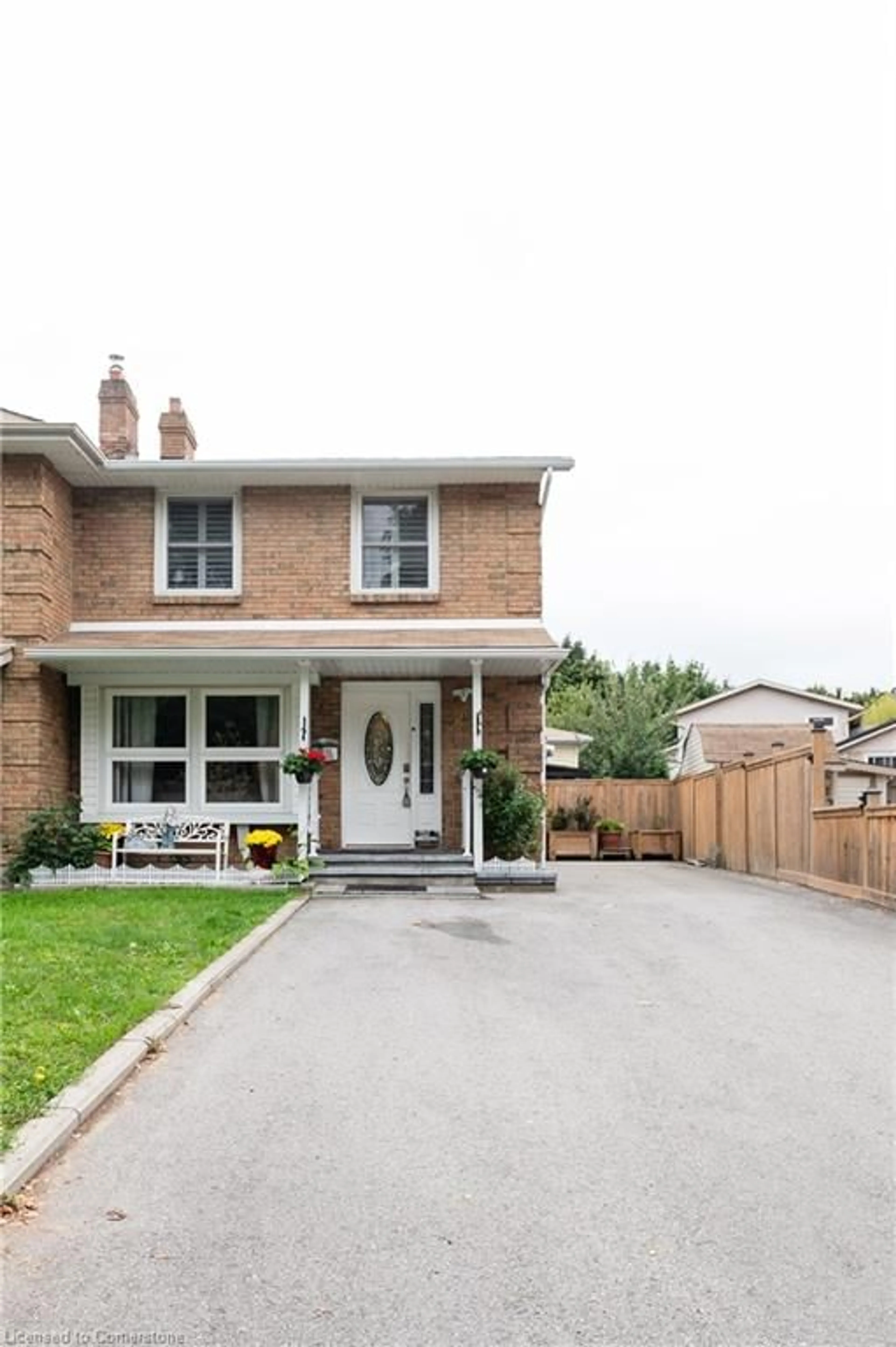 Home with brick exterior material for 25 Windward St, St. Catharines Ontario L2M 7P4