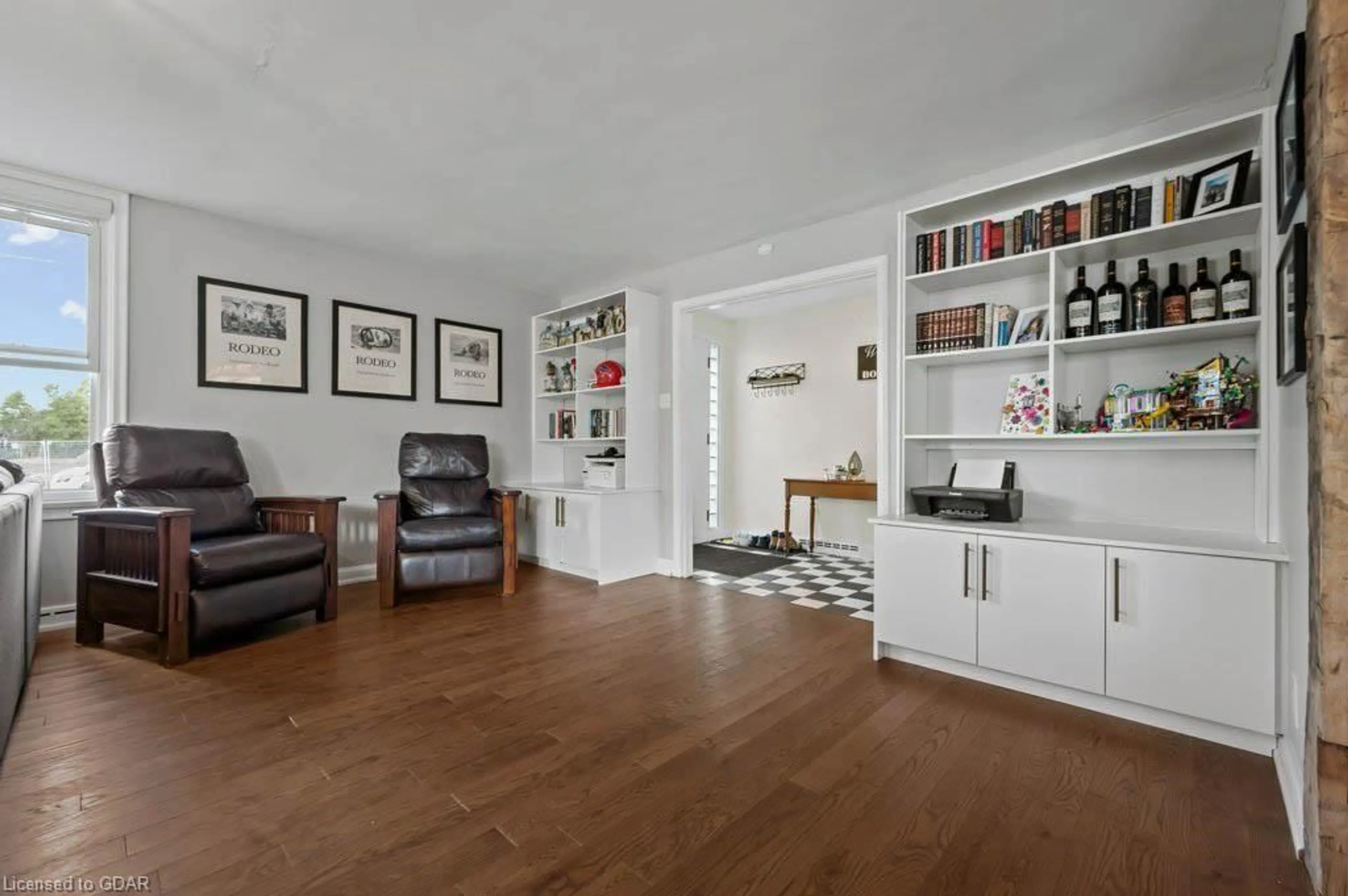 A pic of a room, wood floors for 255 Gowrie St, Fergus Ontario N1M 2H7