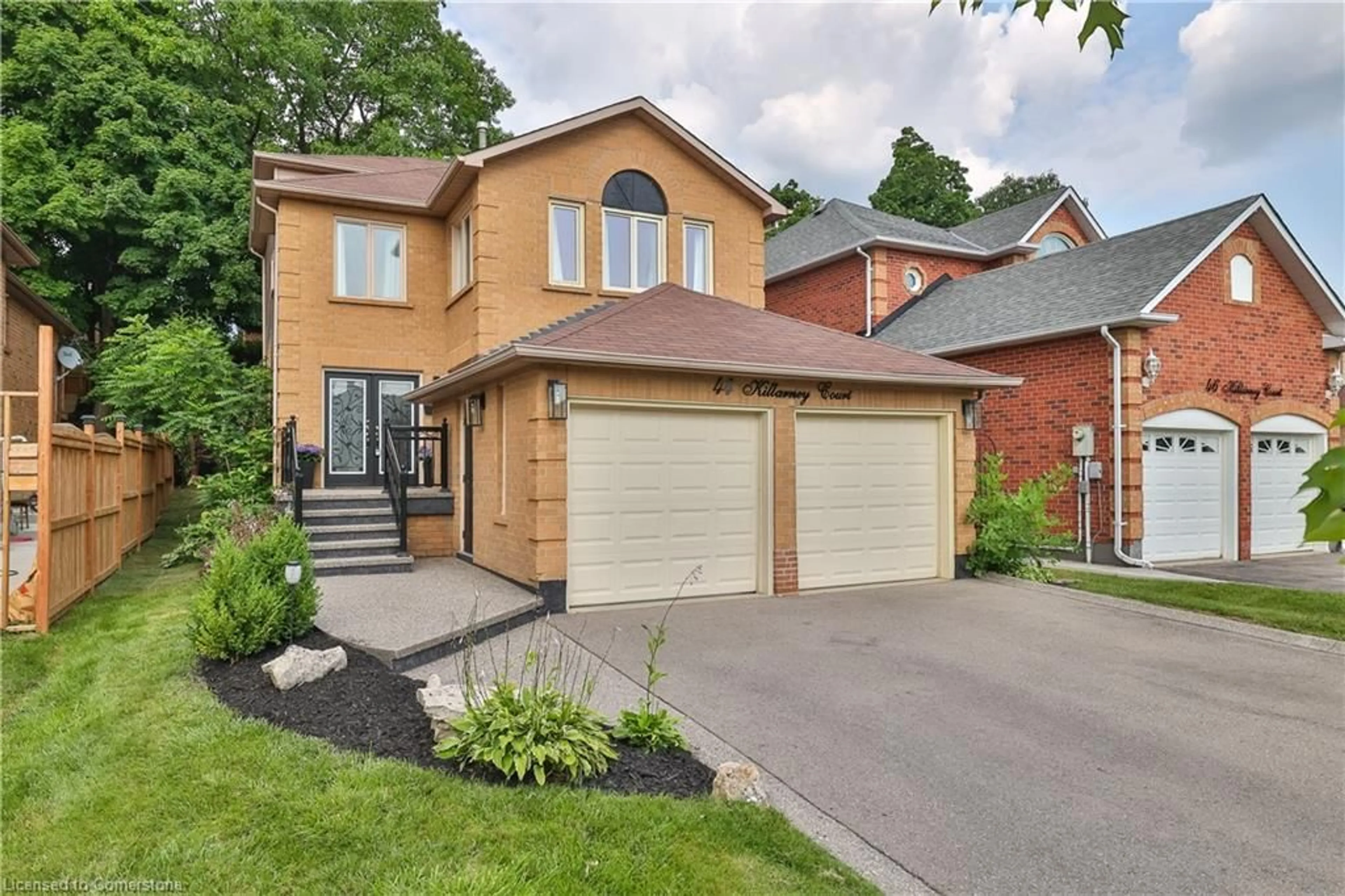 Home with brick exterior material for 44 Killarney Crt, Brampton Ontario L67 3B5