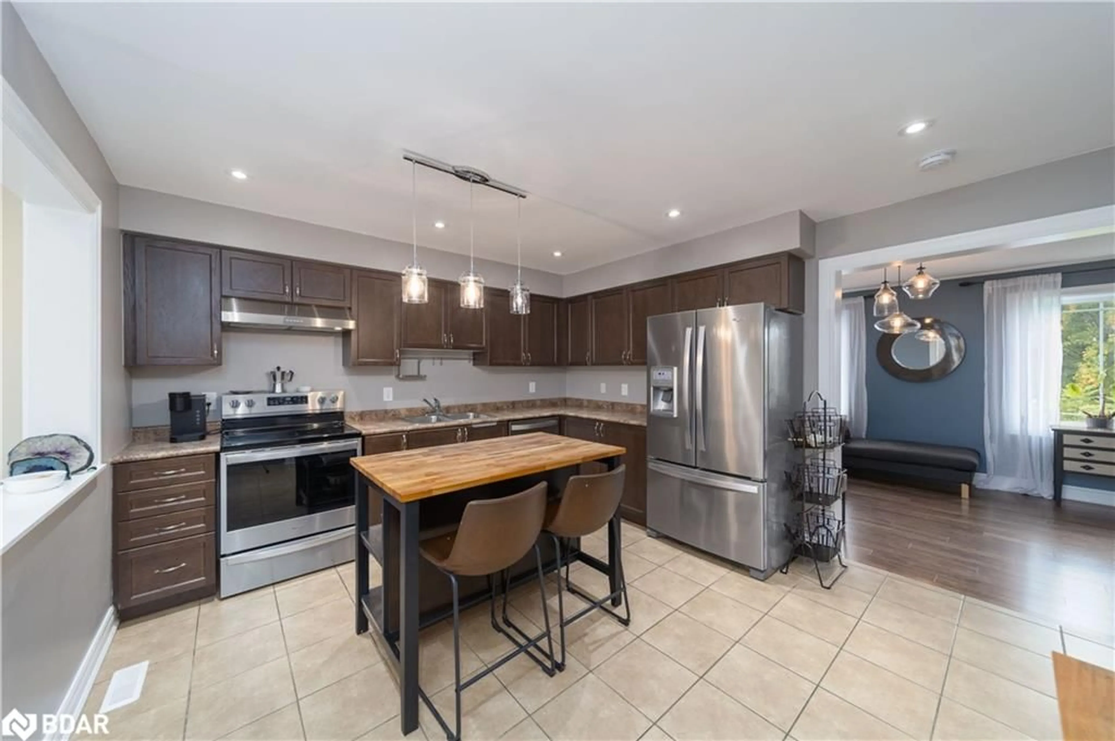 Kitchen for 1299 Coleman Cres, Innisfil Ontario L9S 0G6