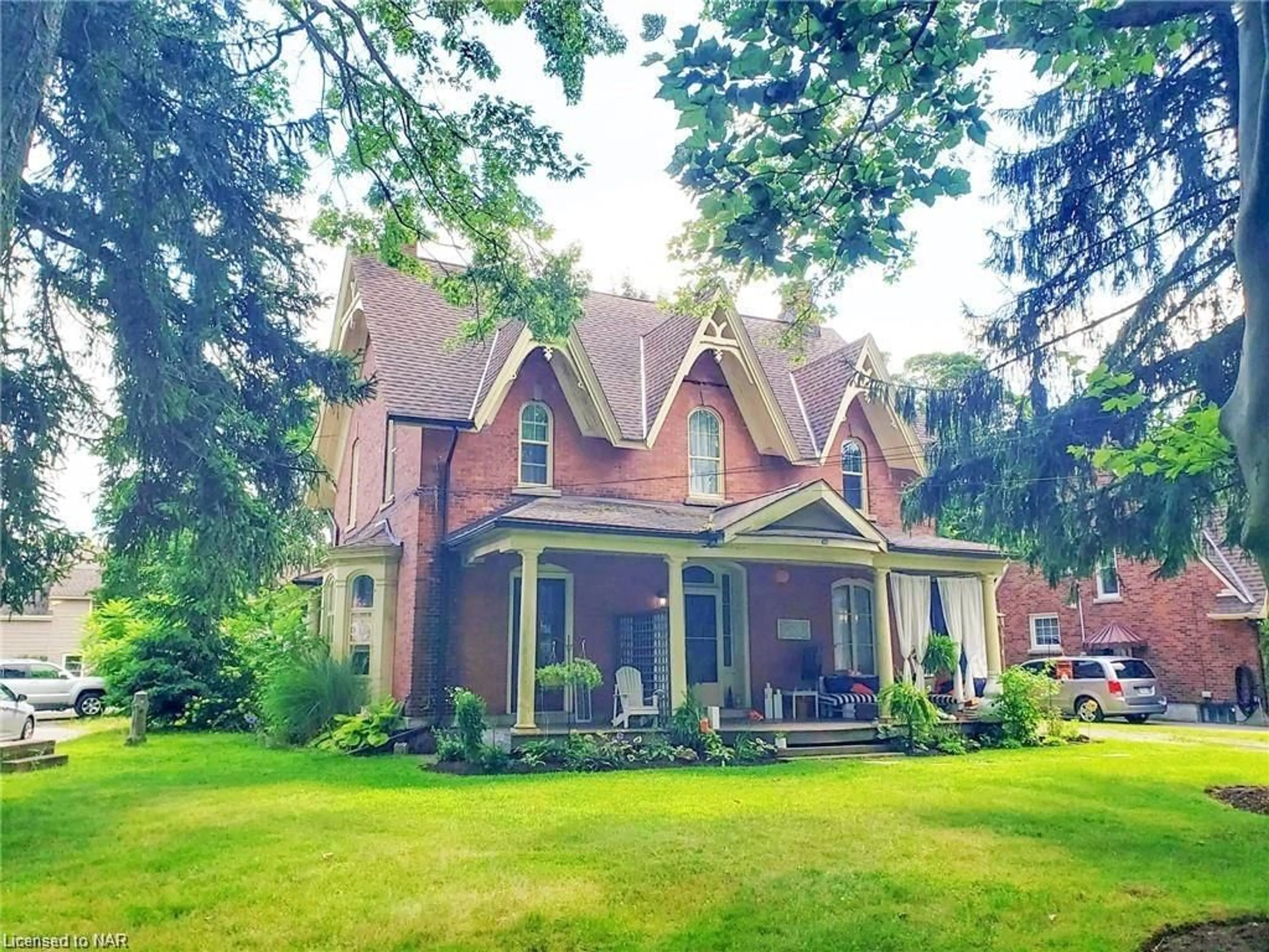 Frontside or backside of a home, cottage for 90 Canboro Rd, Fonthill Ontario L0S 1E0