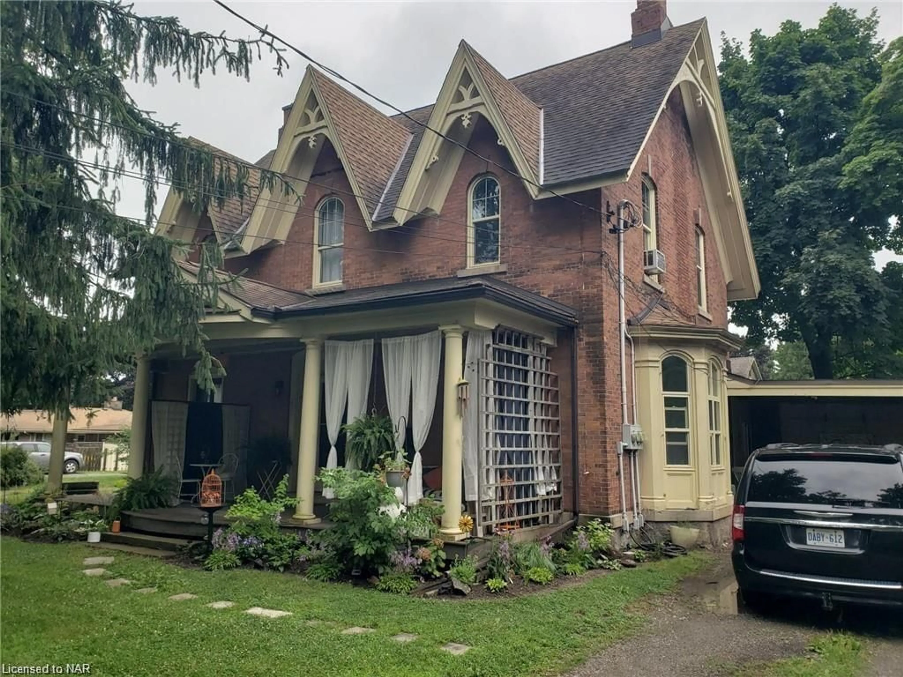 Frontside or backside of a home, cottage for 90 Canboro Rd, Fonthill Ontario L0S 1E0