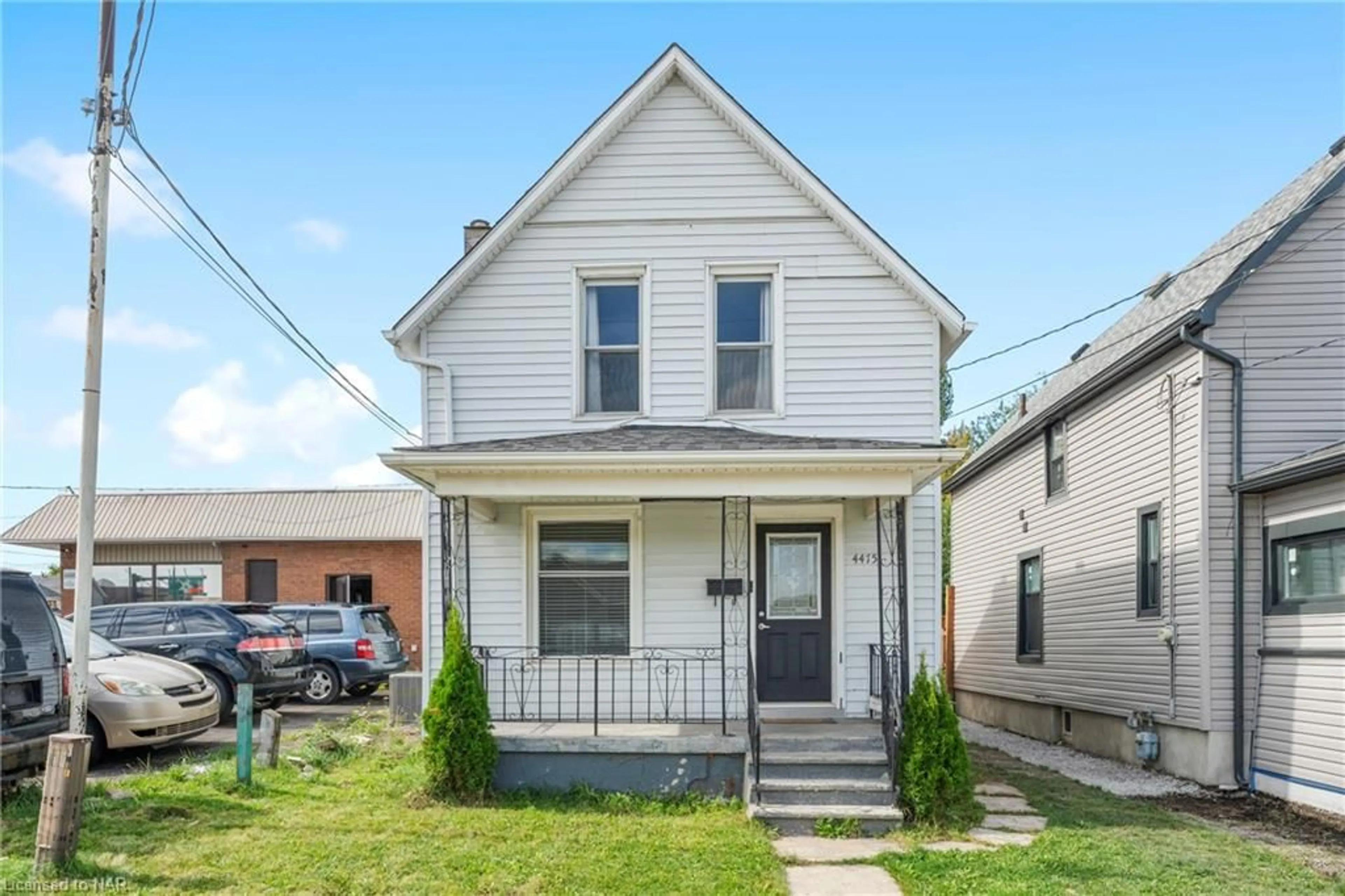 Frontside or backside of a home, cottage for 4475 First Ave, Niagara Falls Ontario L2E 4G1