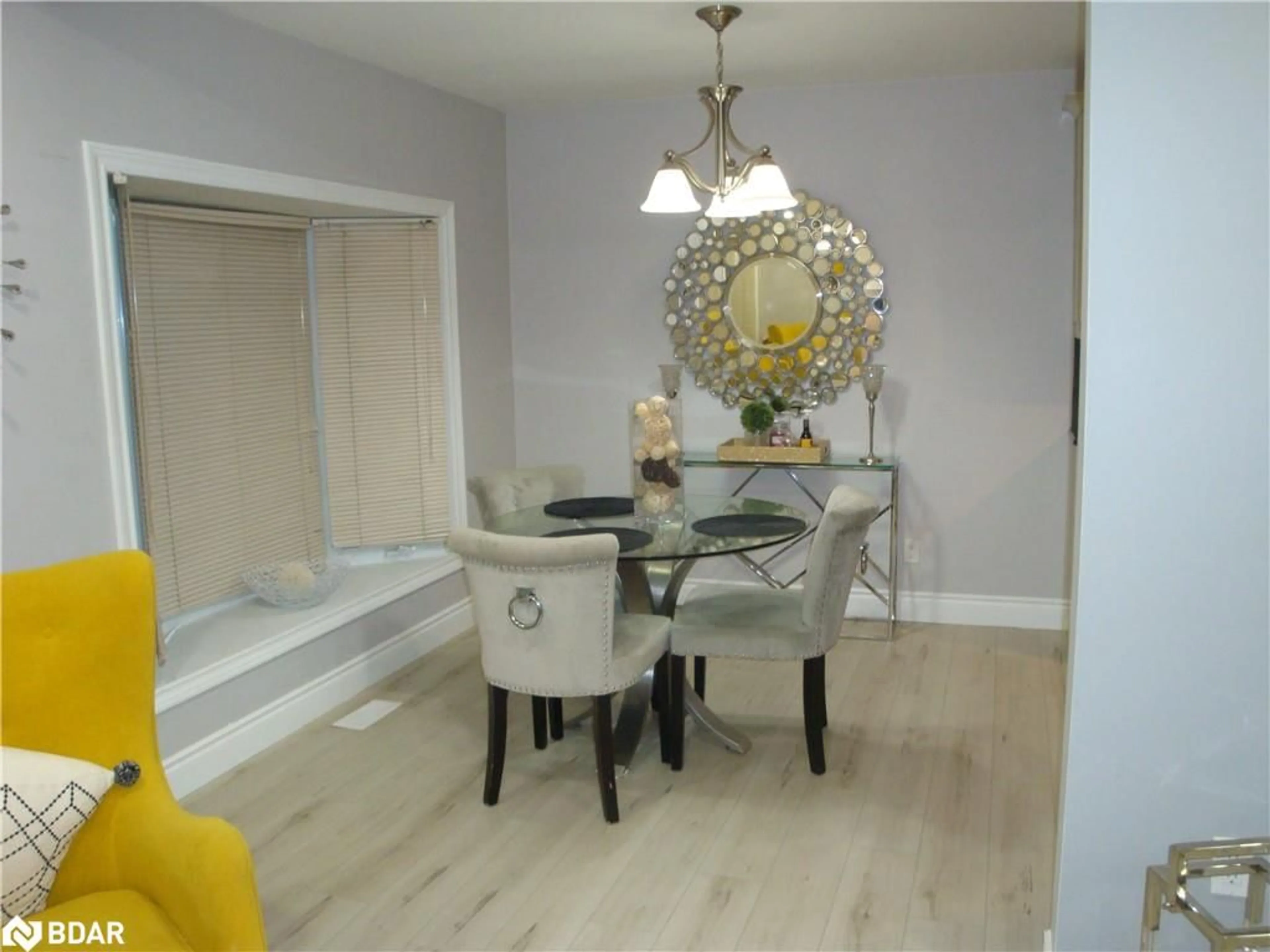 Dining room, wood floors, cottage for 15 Bayshore Cres, St. Catharines Ontario L2N 5Y3