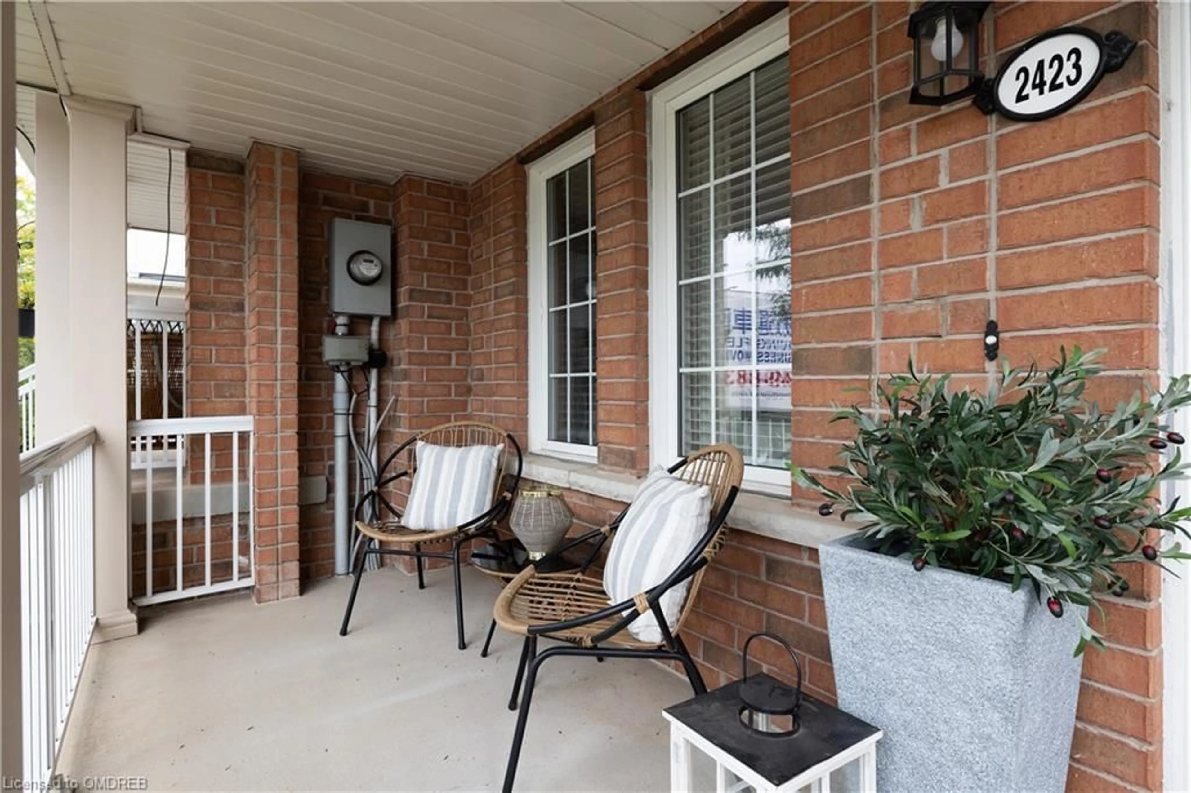 Patio for 2423 Postmaster Dr, Oakville Ontario L6M 0J2