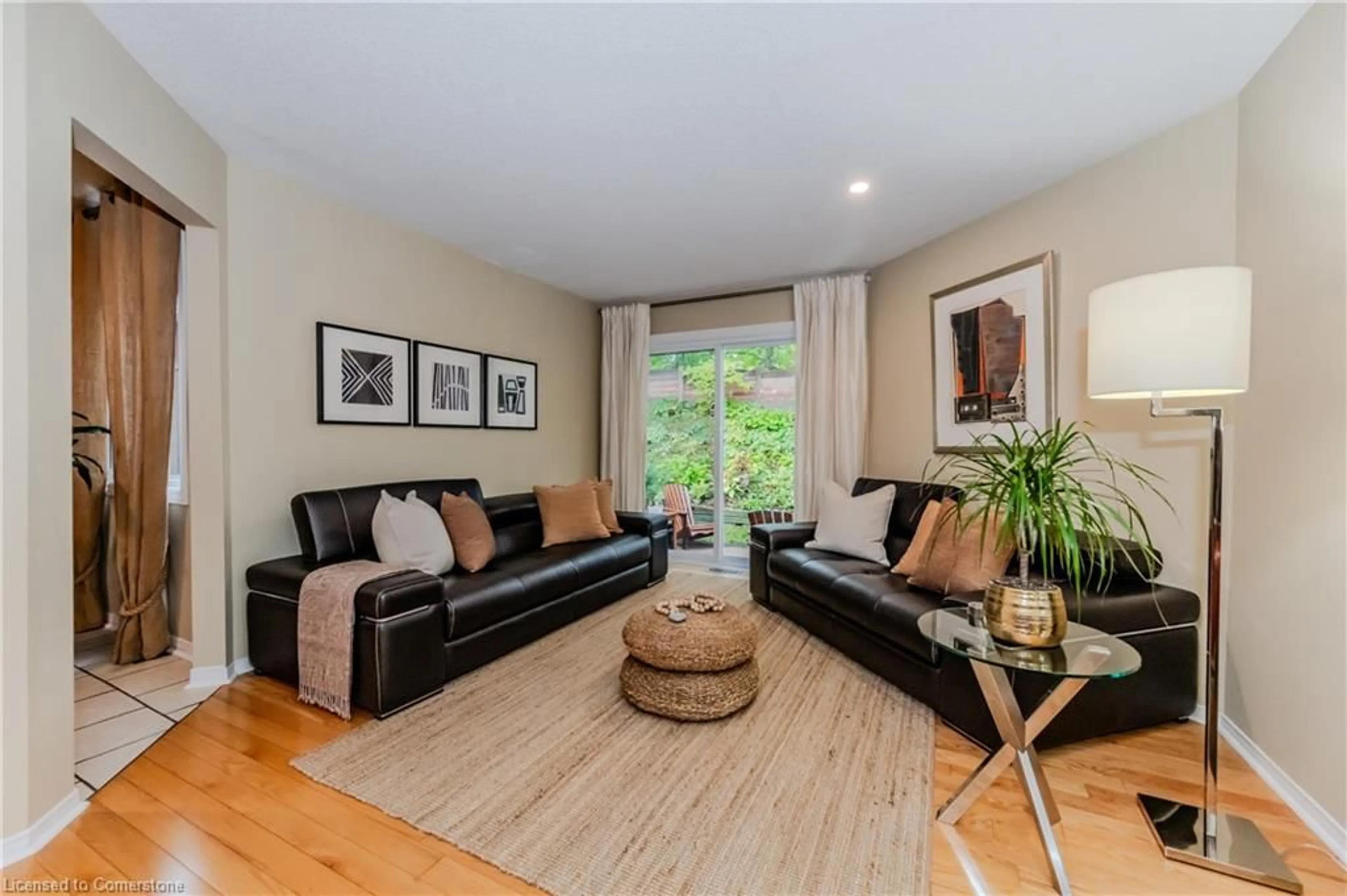 Living room, wood floors for 525 Beechwood Dr #24, Waterloo Ontario N2T 2G7