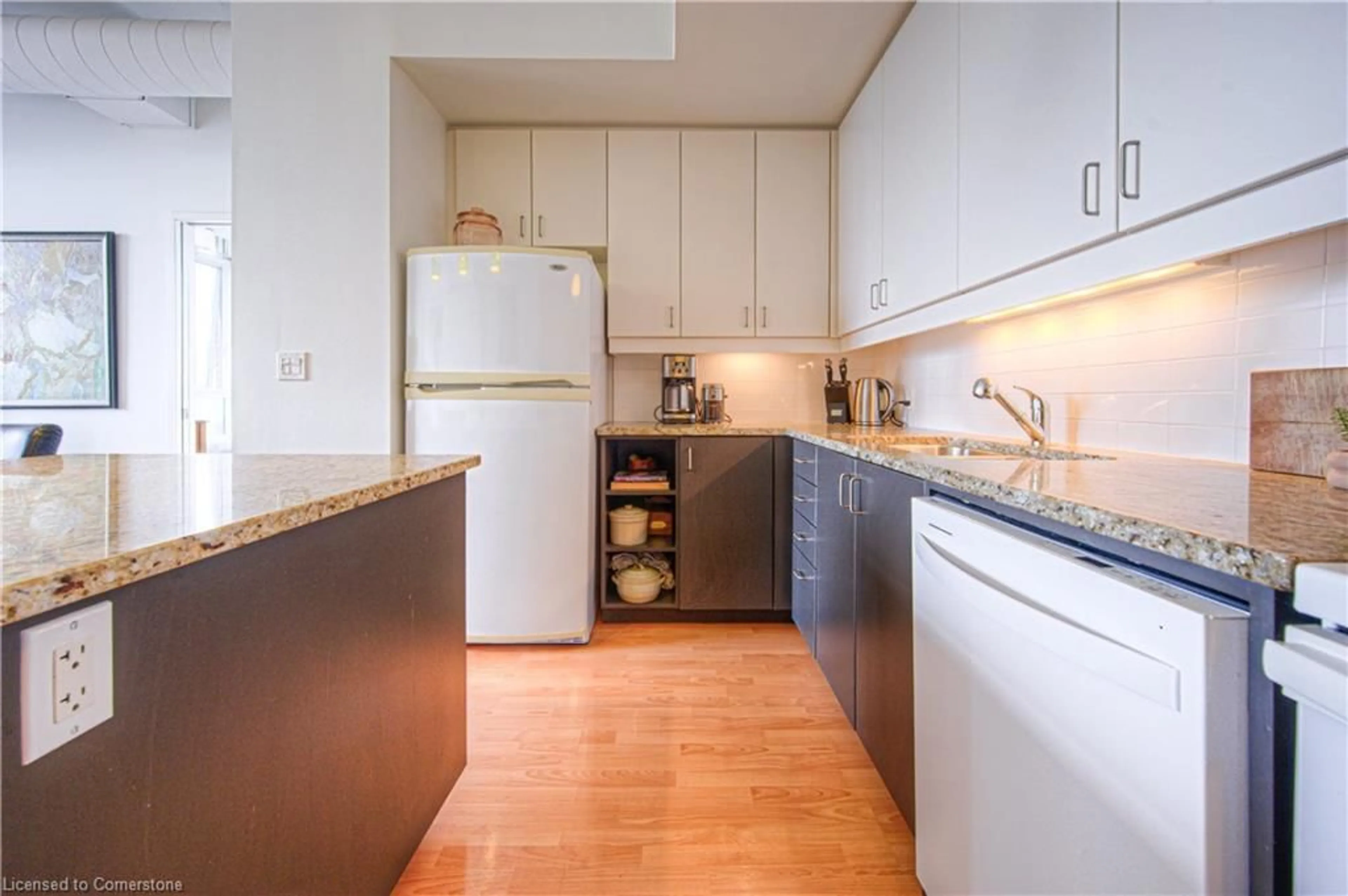 Standard kitchen, wood floors for 191 King St #908, Waterloo Ontario N2J 1R1