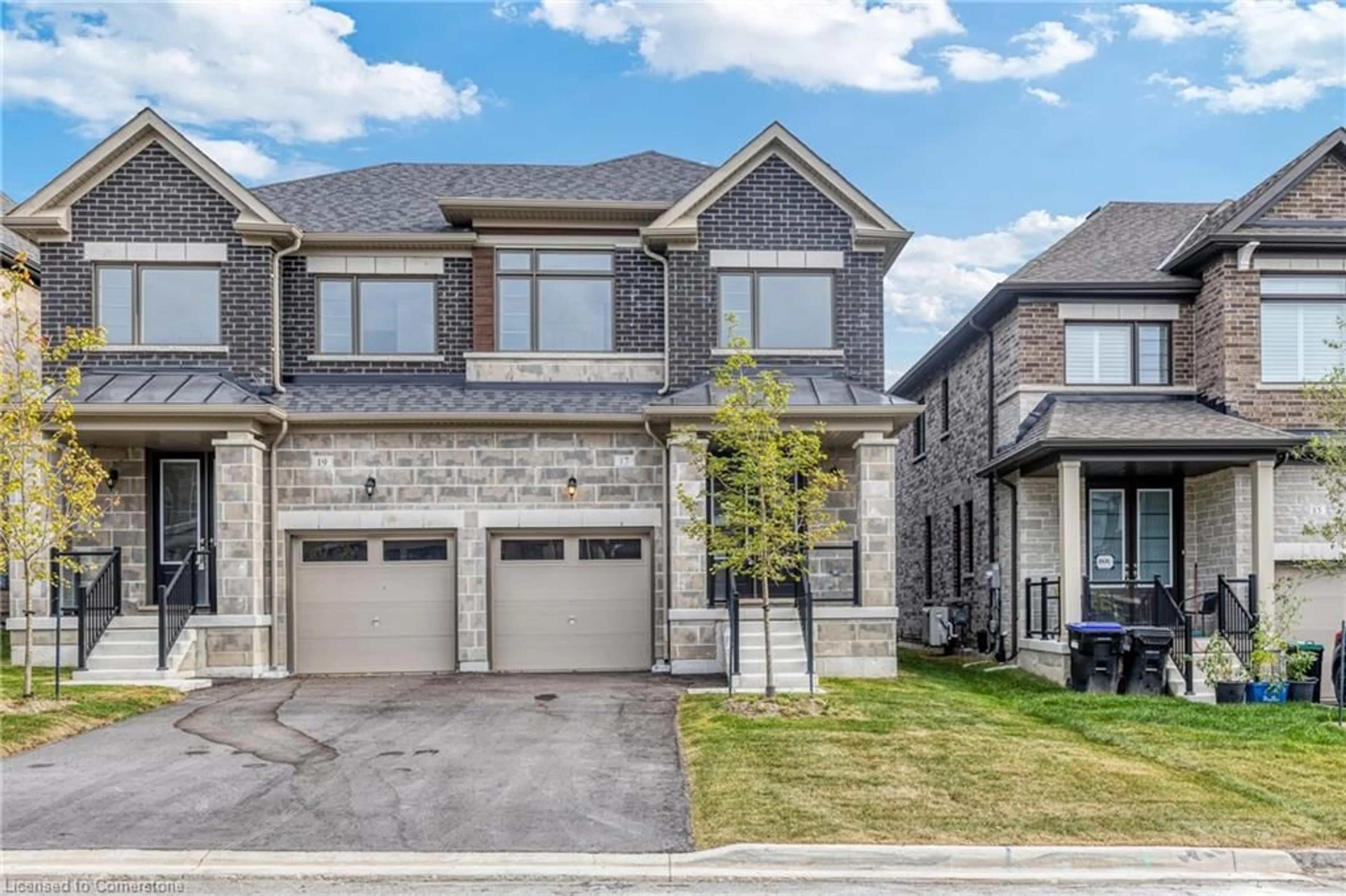 Home with brick exterior material for 17 Daffodil Rd, Springwater Ontario L9X 2C5