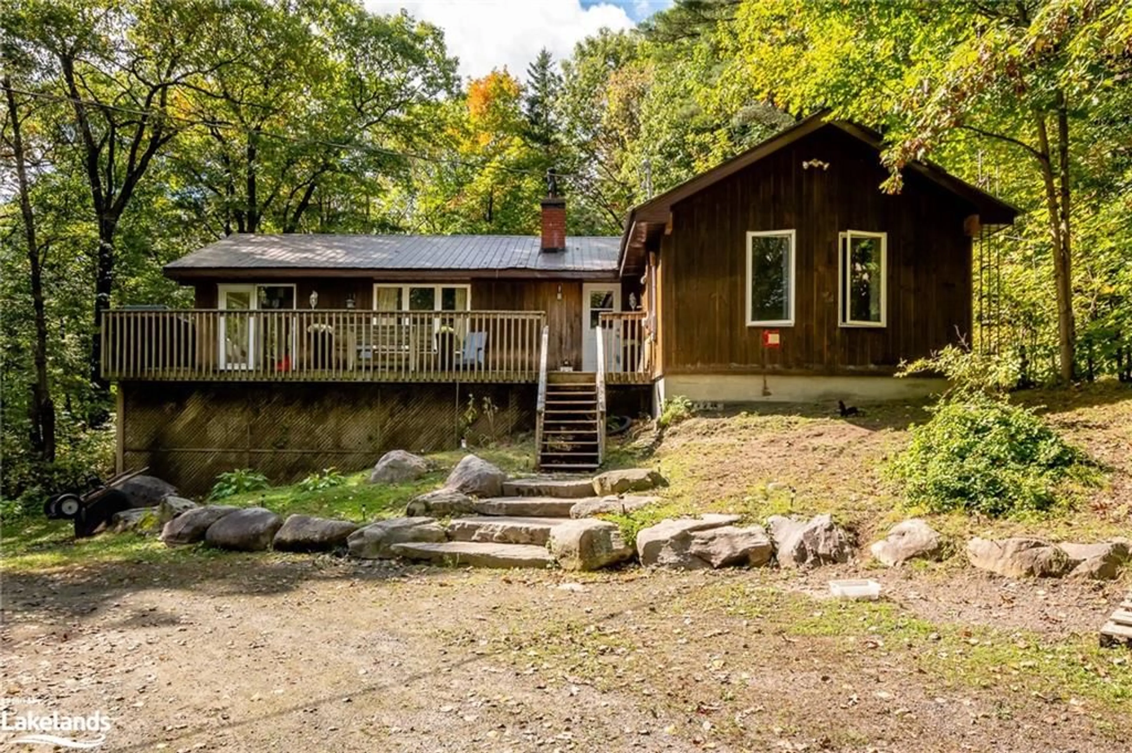 Cottage for 324 Williamsport Rd, Huntsville Ontario P1H 2J4