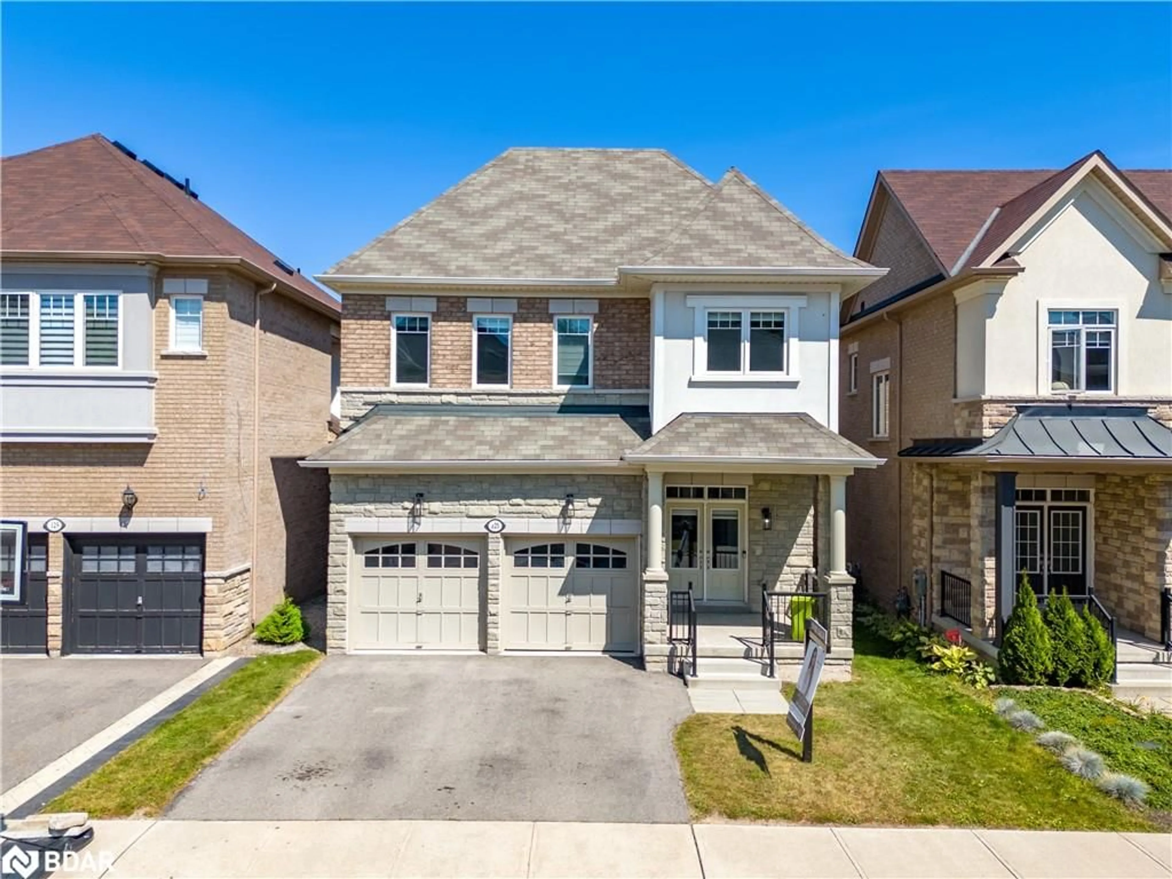 Frontside or backside of a home for 125 Waterview Common, Oakville Ontario L6L 0E7