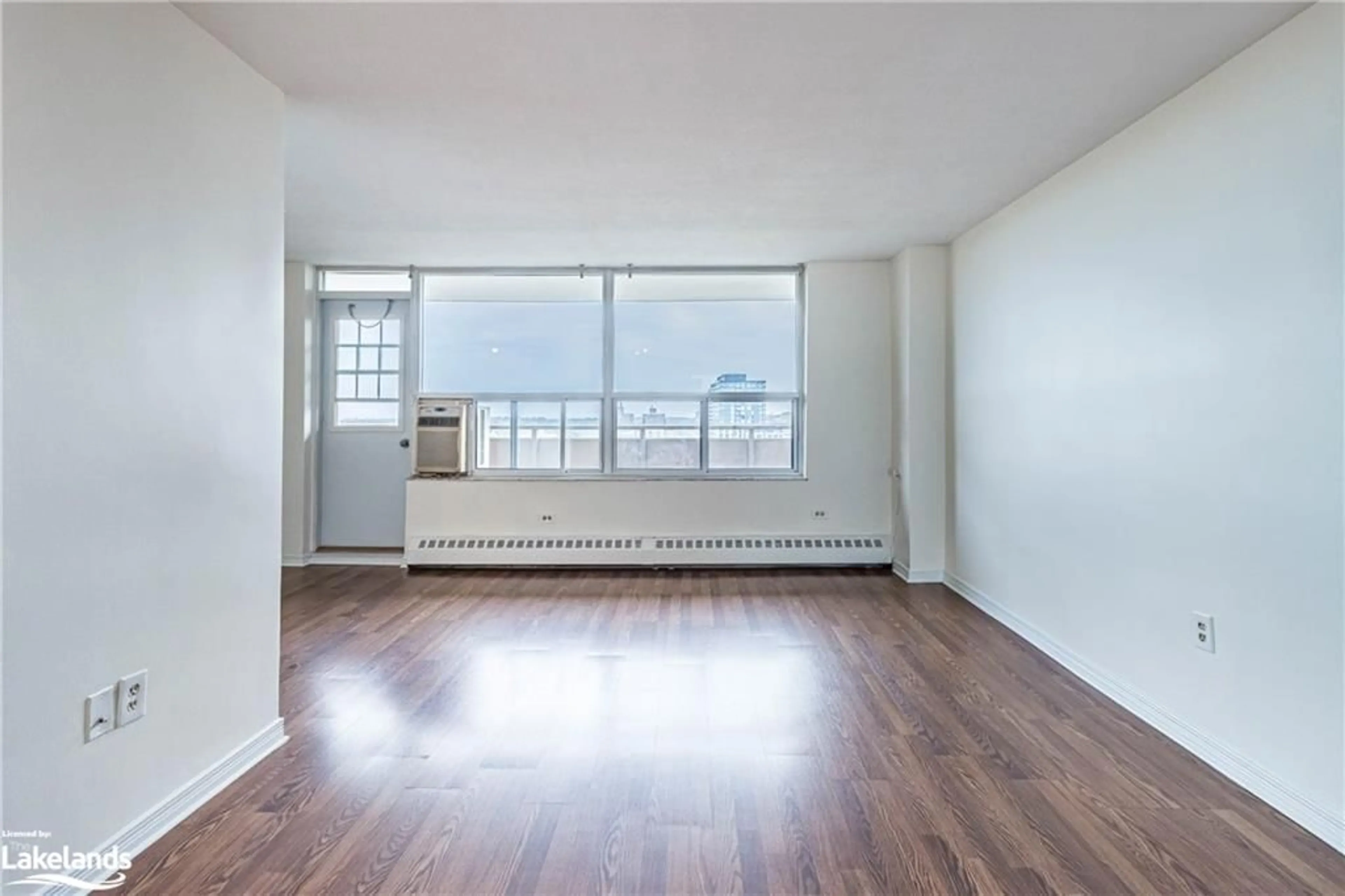 A pic of a room, wood floors for 3120 Kirwin Ave #1110, Mississauga Ontario L5A 3R2