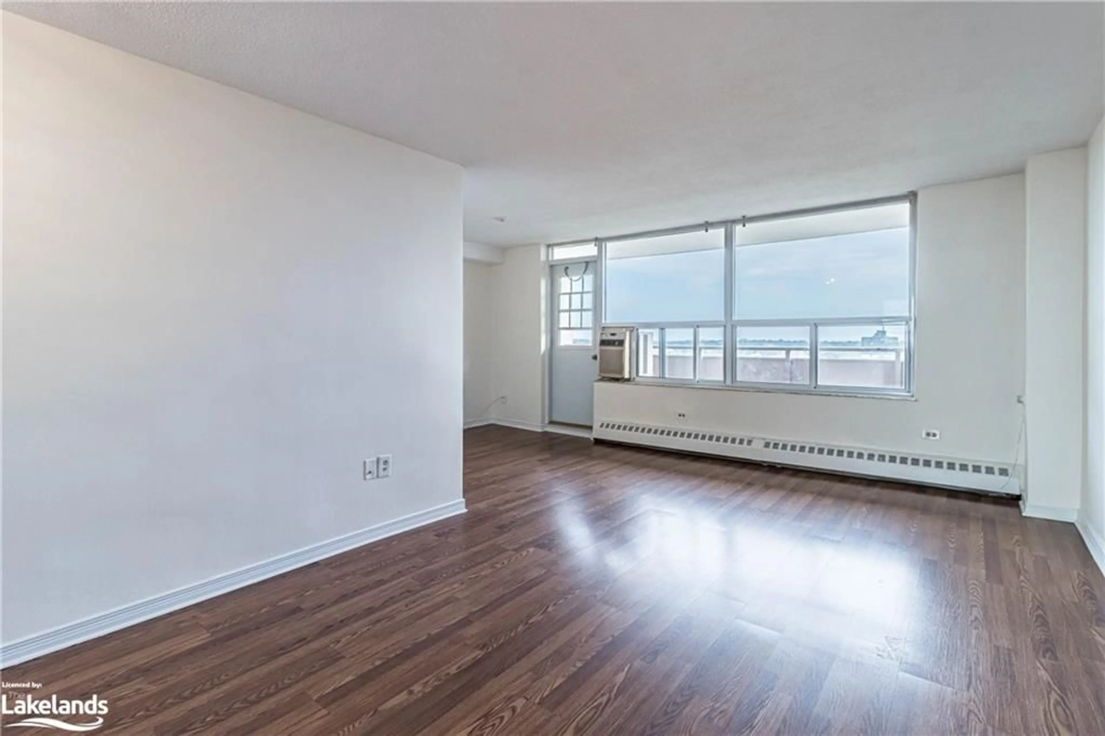 A pic of a room, wood floors for 3120 Kirwin Ave #1110, Mississauga Ontario L5A 3R2