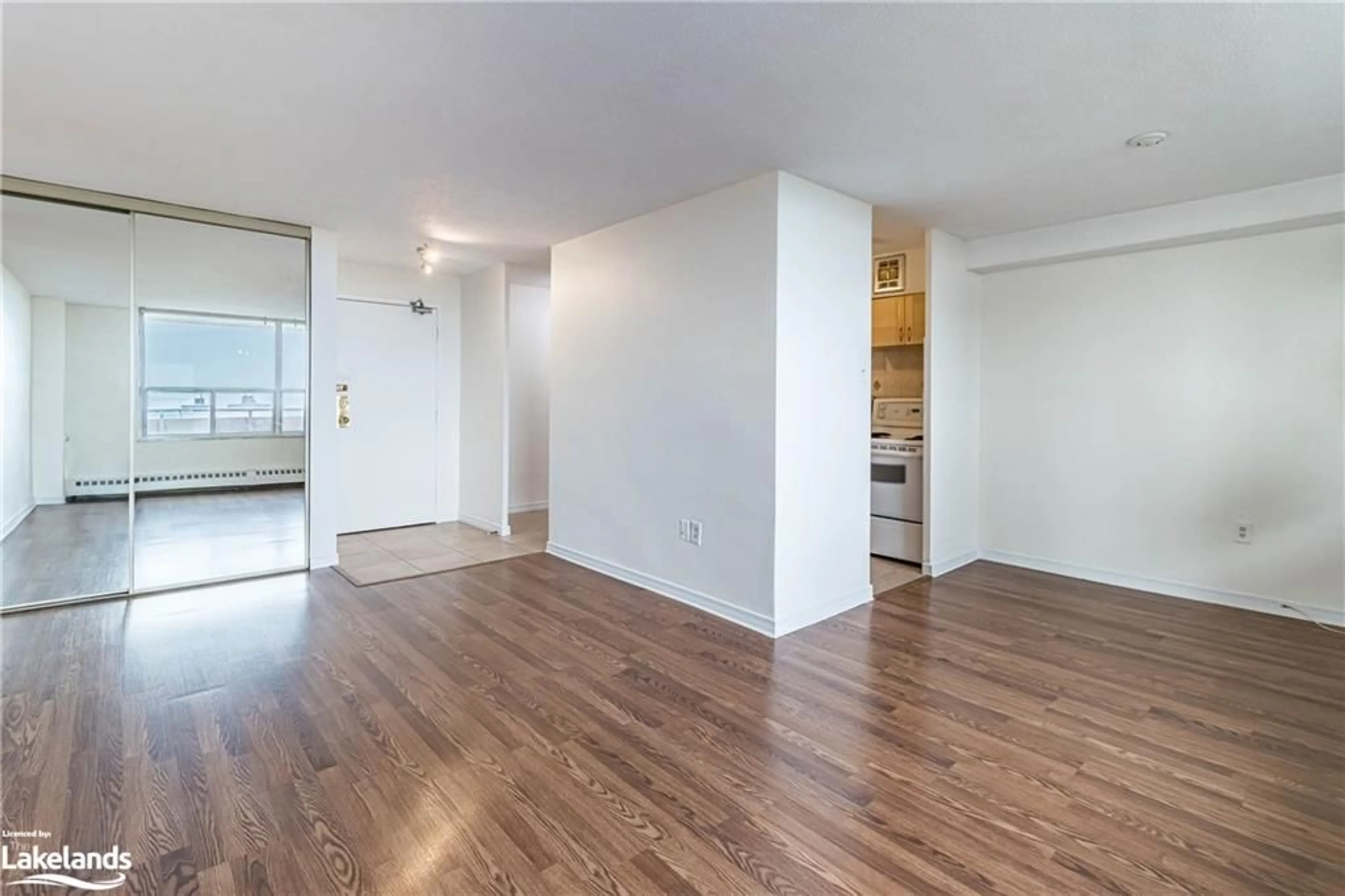 A pic of a room, wood floors for 3120 Kirwin Ave #1110, Mississauga Ontario L5A 3R2