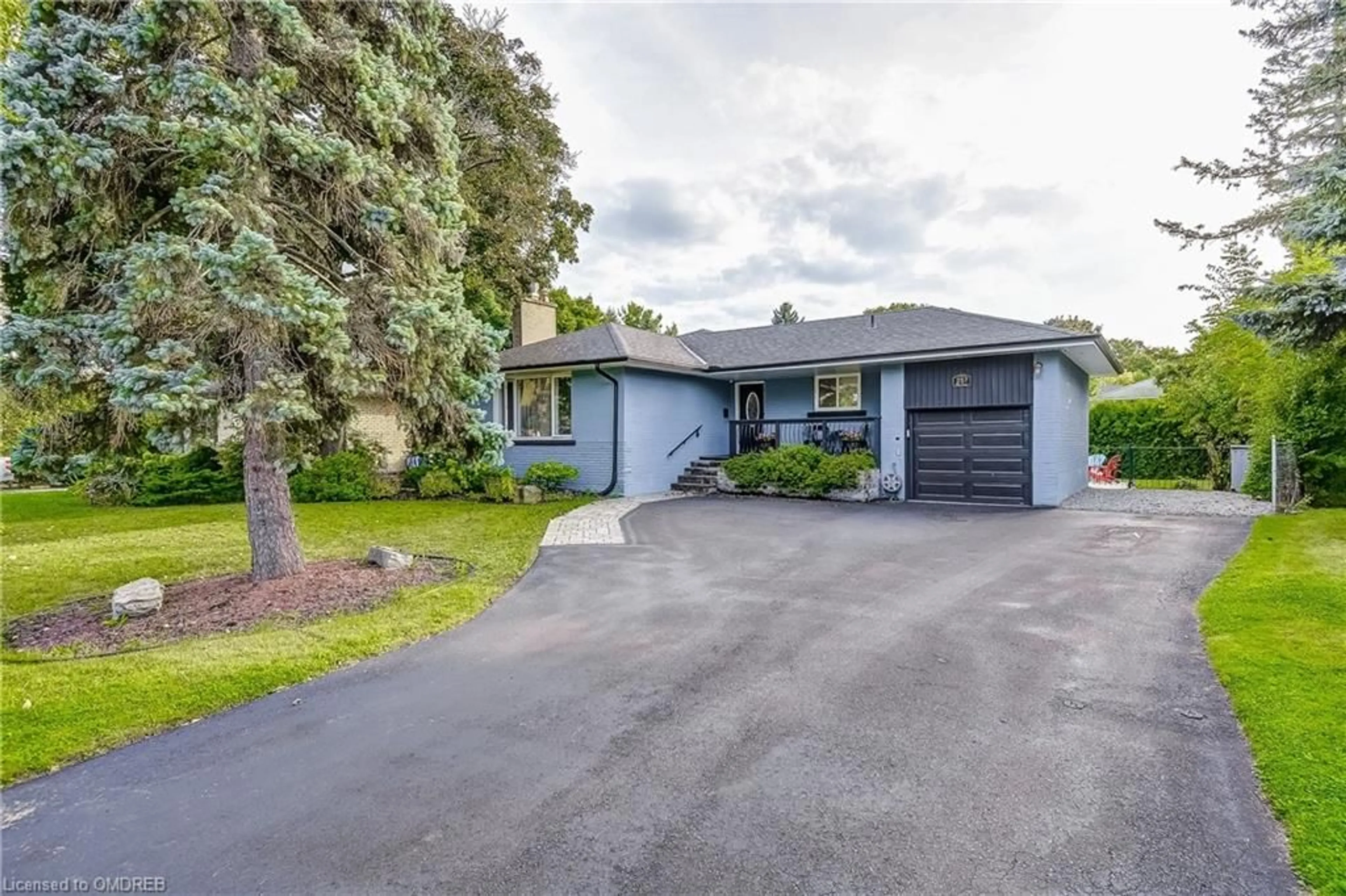 Frontside or backside of a home for 257 Wales Cres, Oakville Ontario L6L 3X8