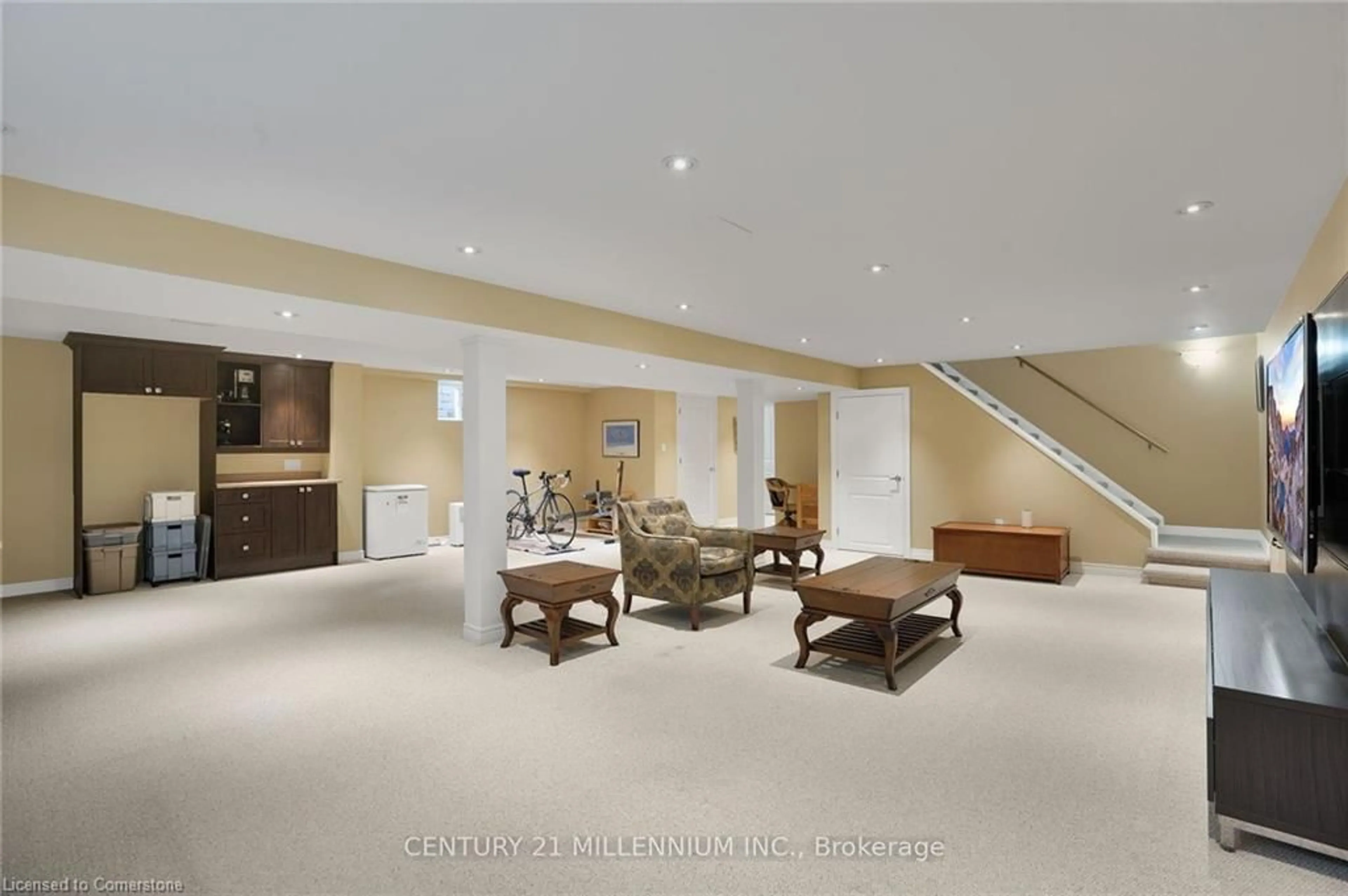 Indoor lobby, carpet floors for St, Oakville Ontario L6J 2P3