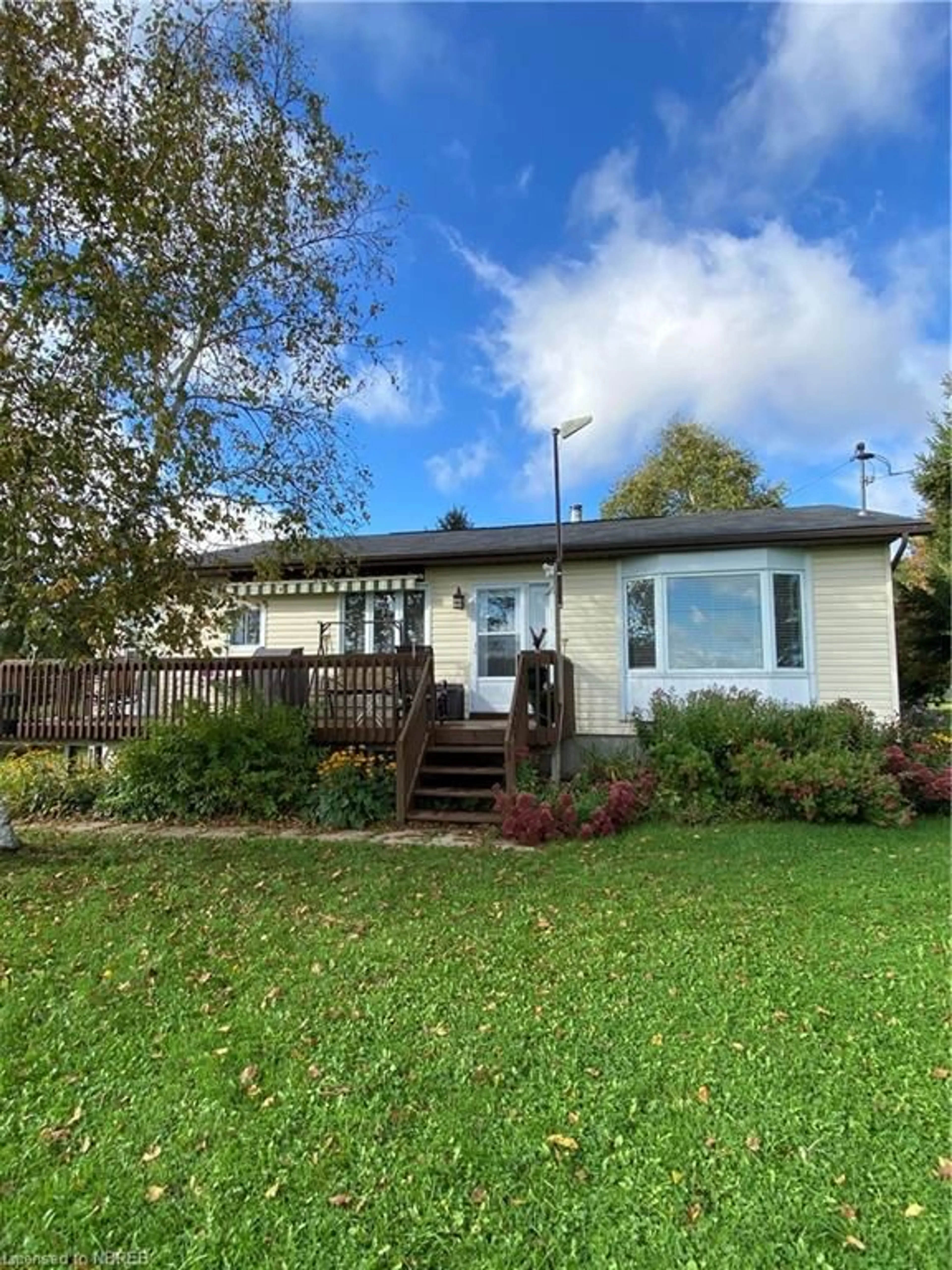 Frontside or backside of a home for 557 Daventry Rd, Mattawa Ontario P0H 1V0