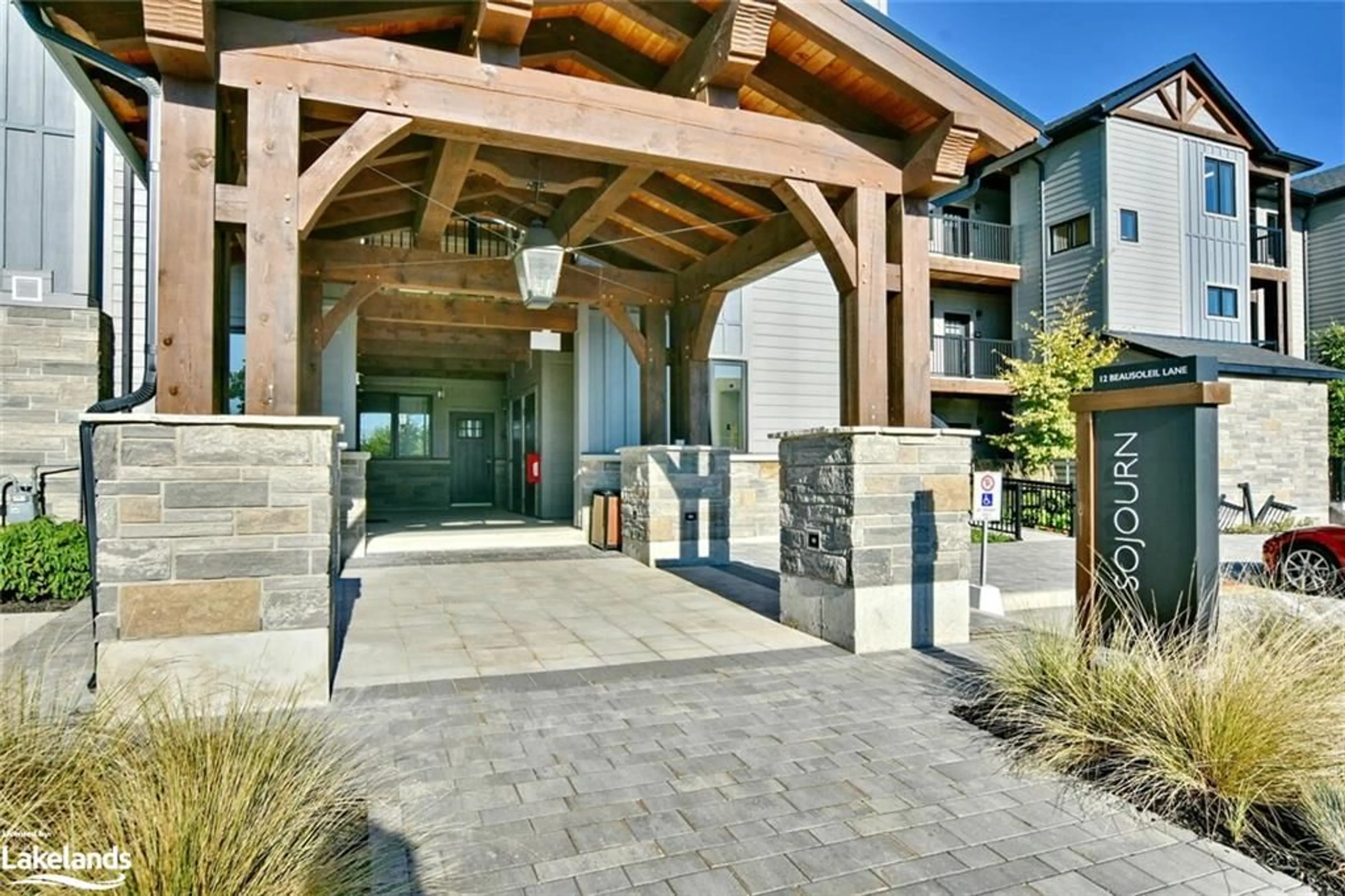 Indoor entryway, wood floors for 12 Beausoleil Lane #207, The Blue Mountains Ontario L9Y 2X5