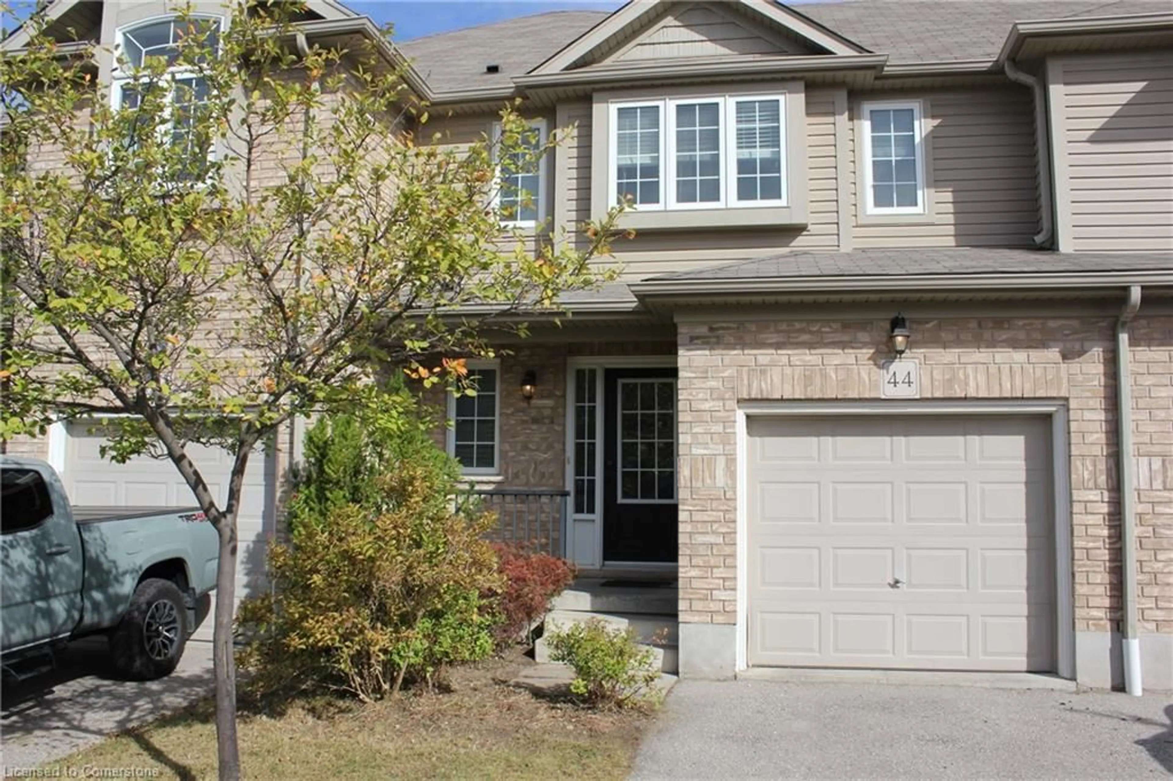 A pic from exterior of the house or condo for 555 Chablis Dr #44, Waterloo Ontario N2T 2Y7