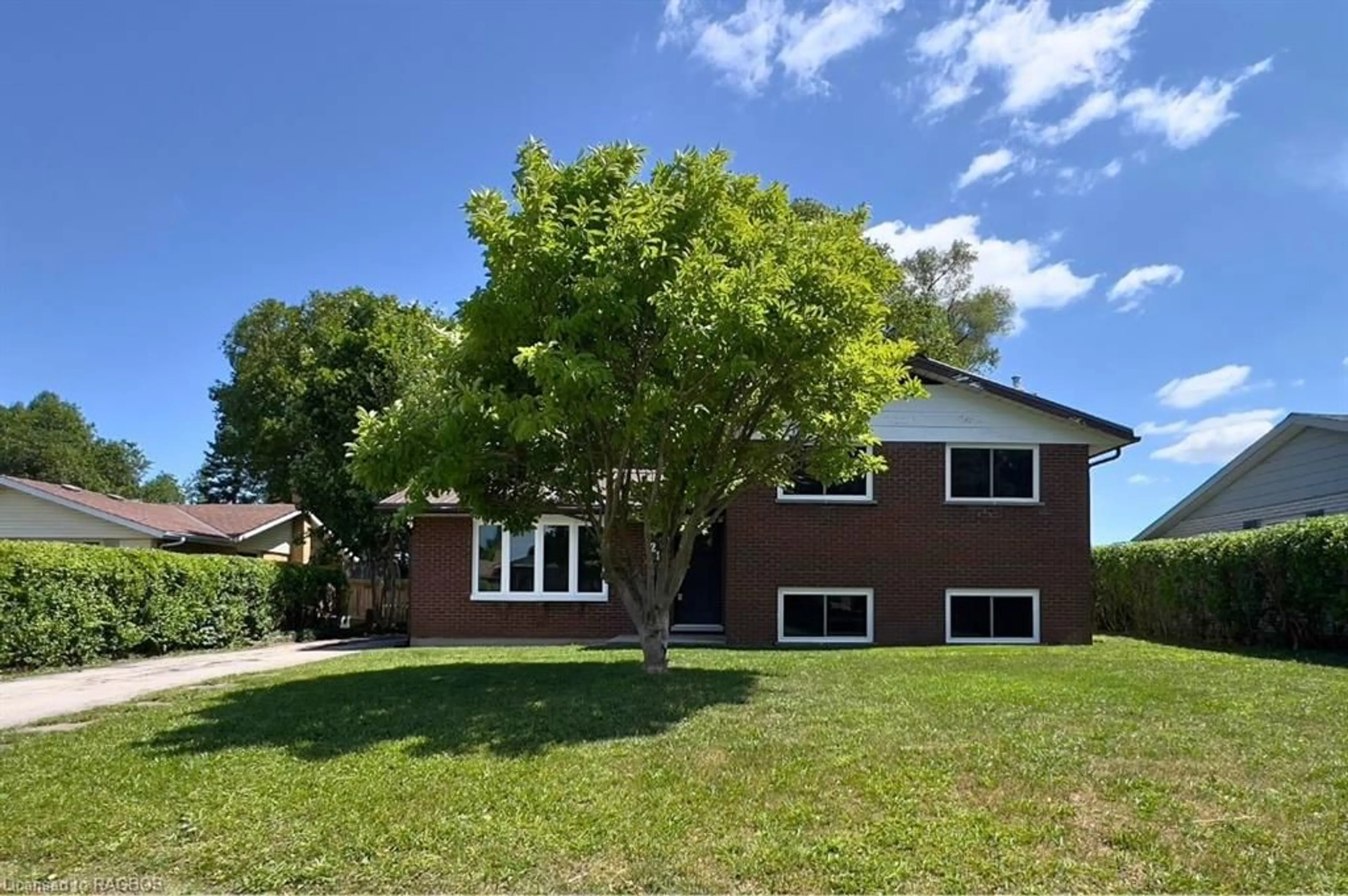 Frontside or backside of a home, the street view for 213 5th Ave, Hanover Ontario N4N 2C3