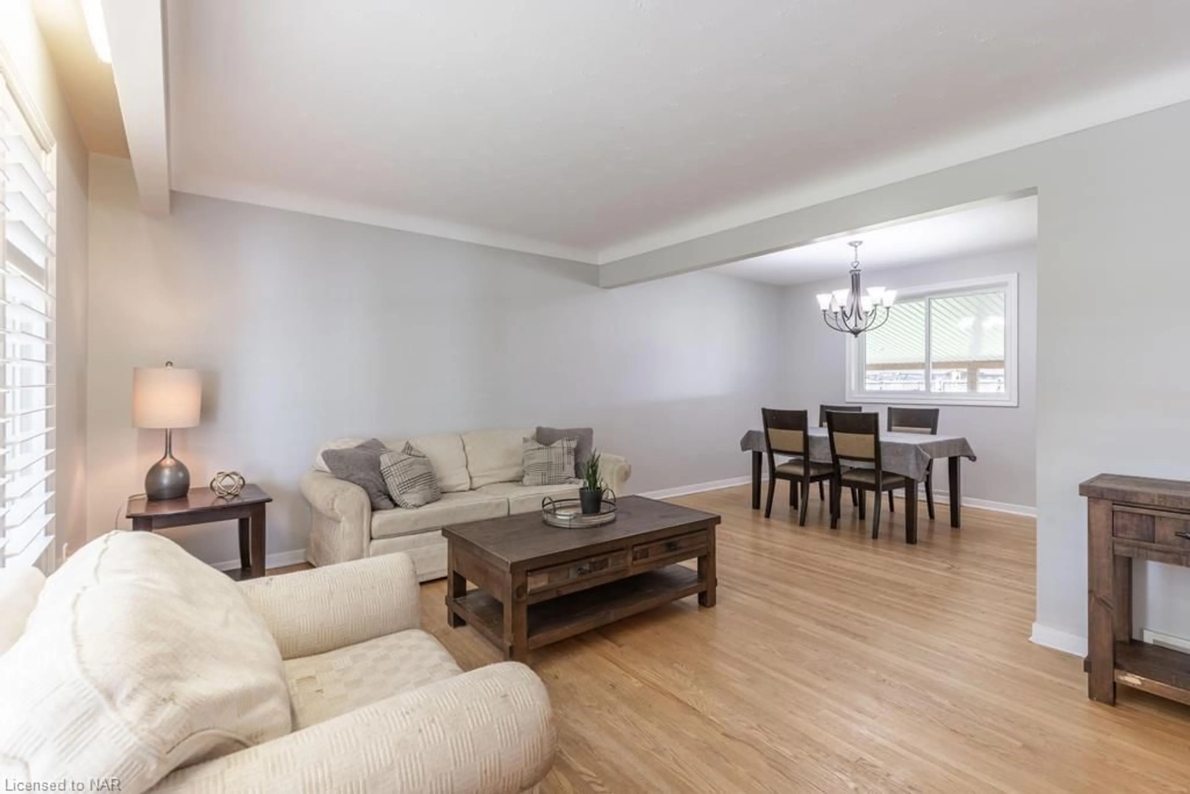 Living room, wood floors for 13 Warrington Pl, St. Catharines Ontario L2N 2N4