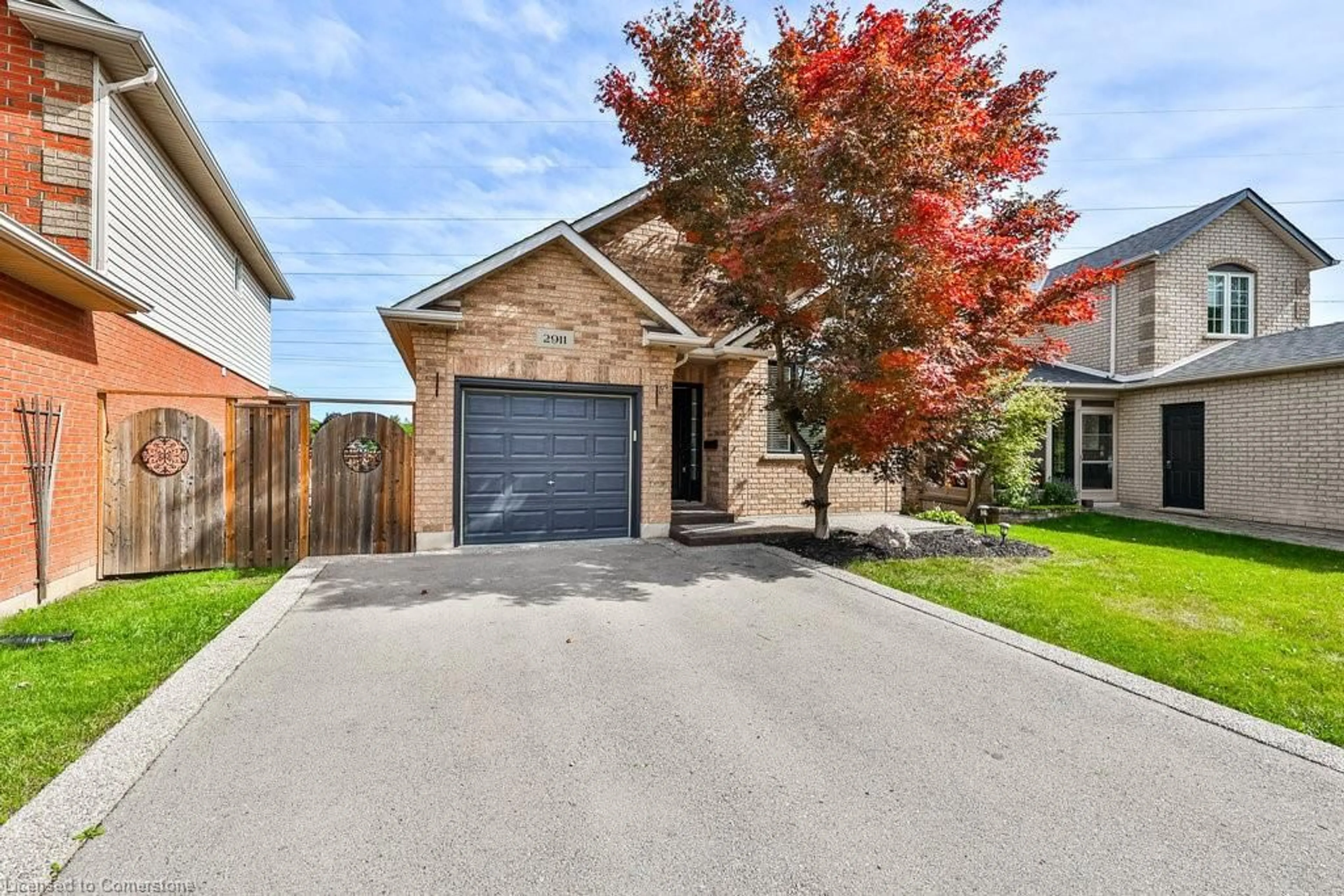 Home with brick exterior material for 2911 Darien Rd, Burlington Ontario L7M 4K2