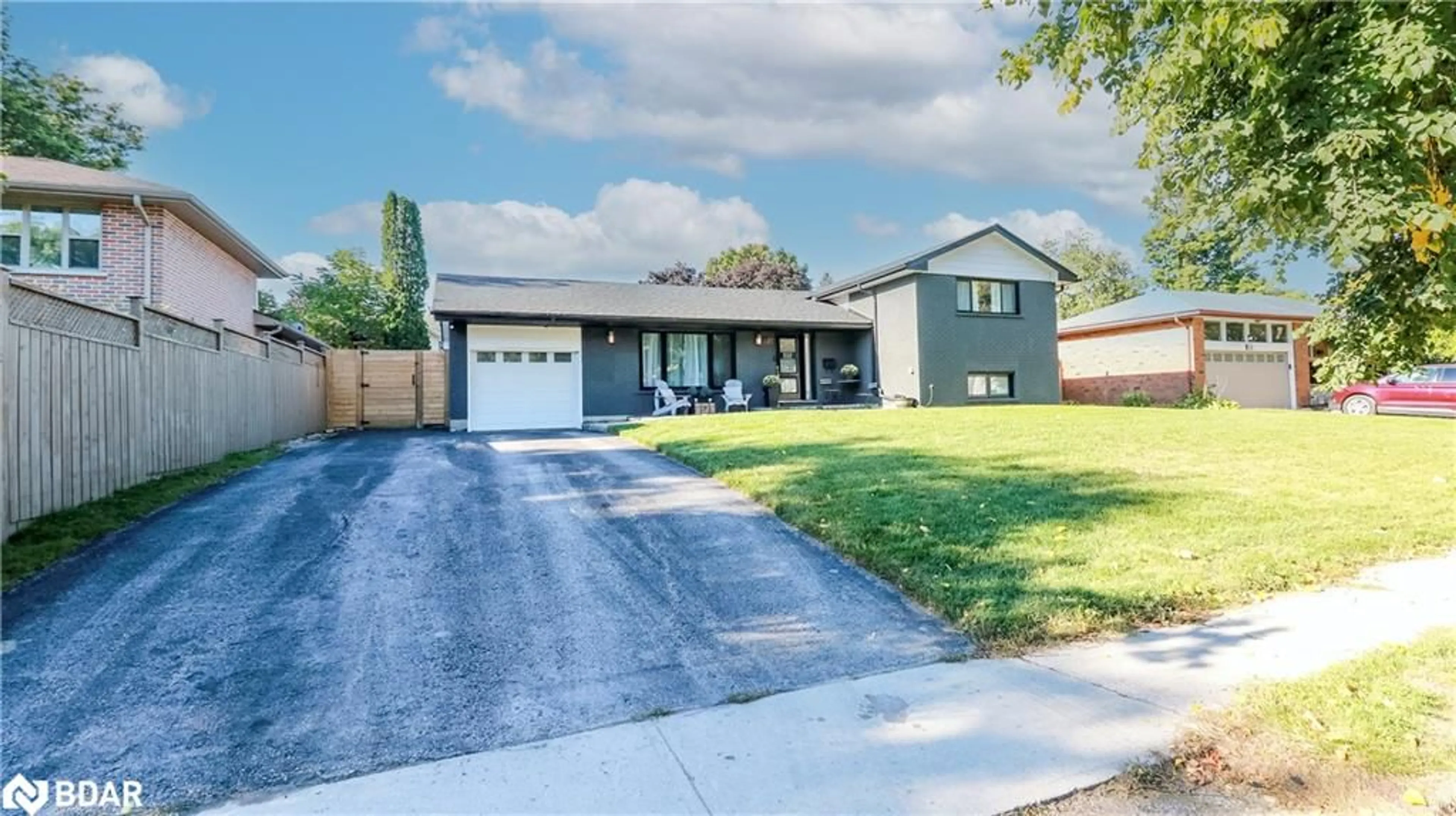 Frontside or backside of a home, the street view for 27 Highcroft Rd, Barrie Ontario L4N 2X5