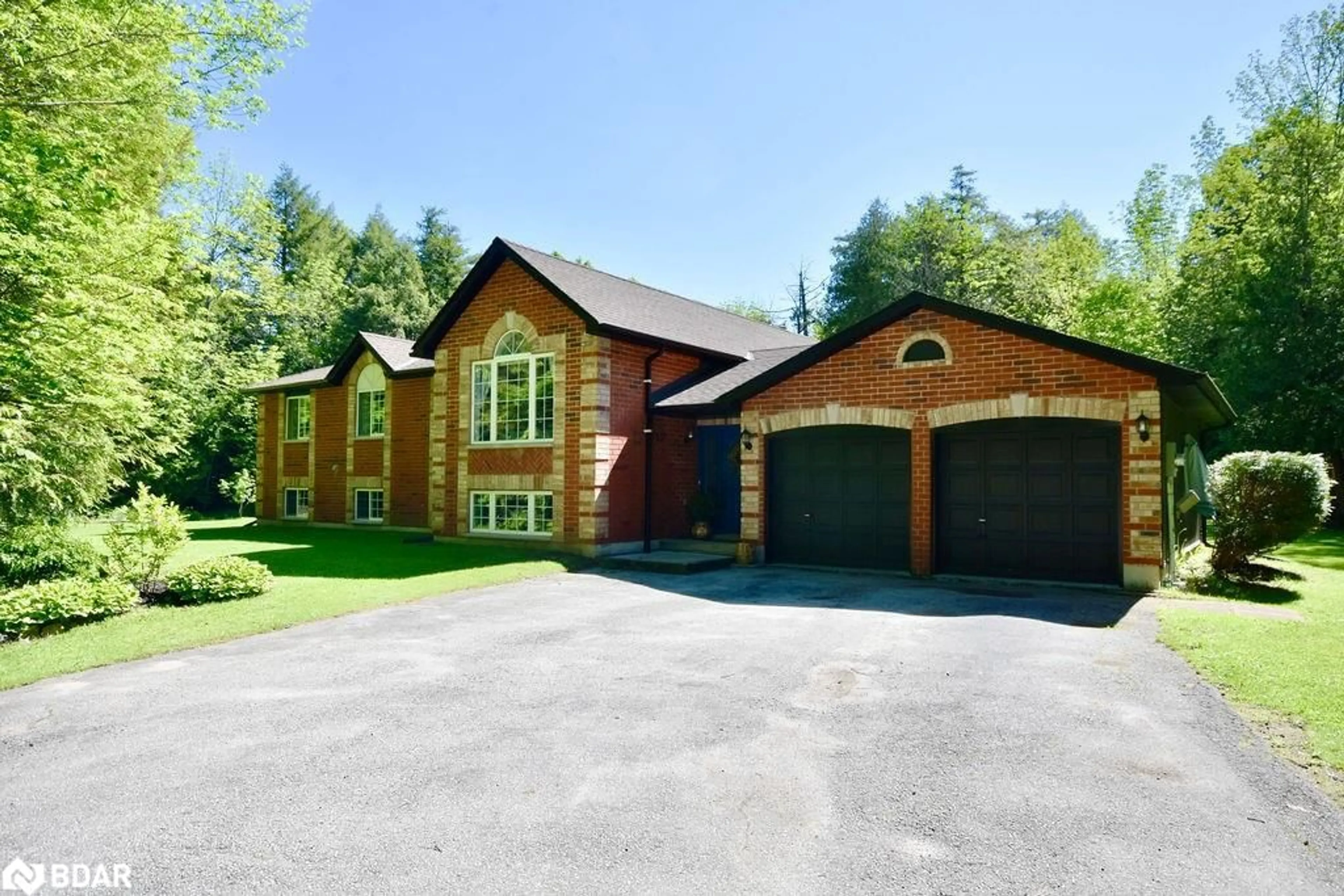 Frontside or backside of a home, cottage for 1 Whistler Pl, Oro-Medonte Ontario L0K 1E0