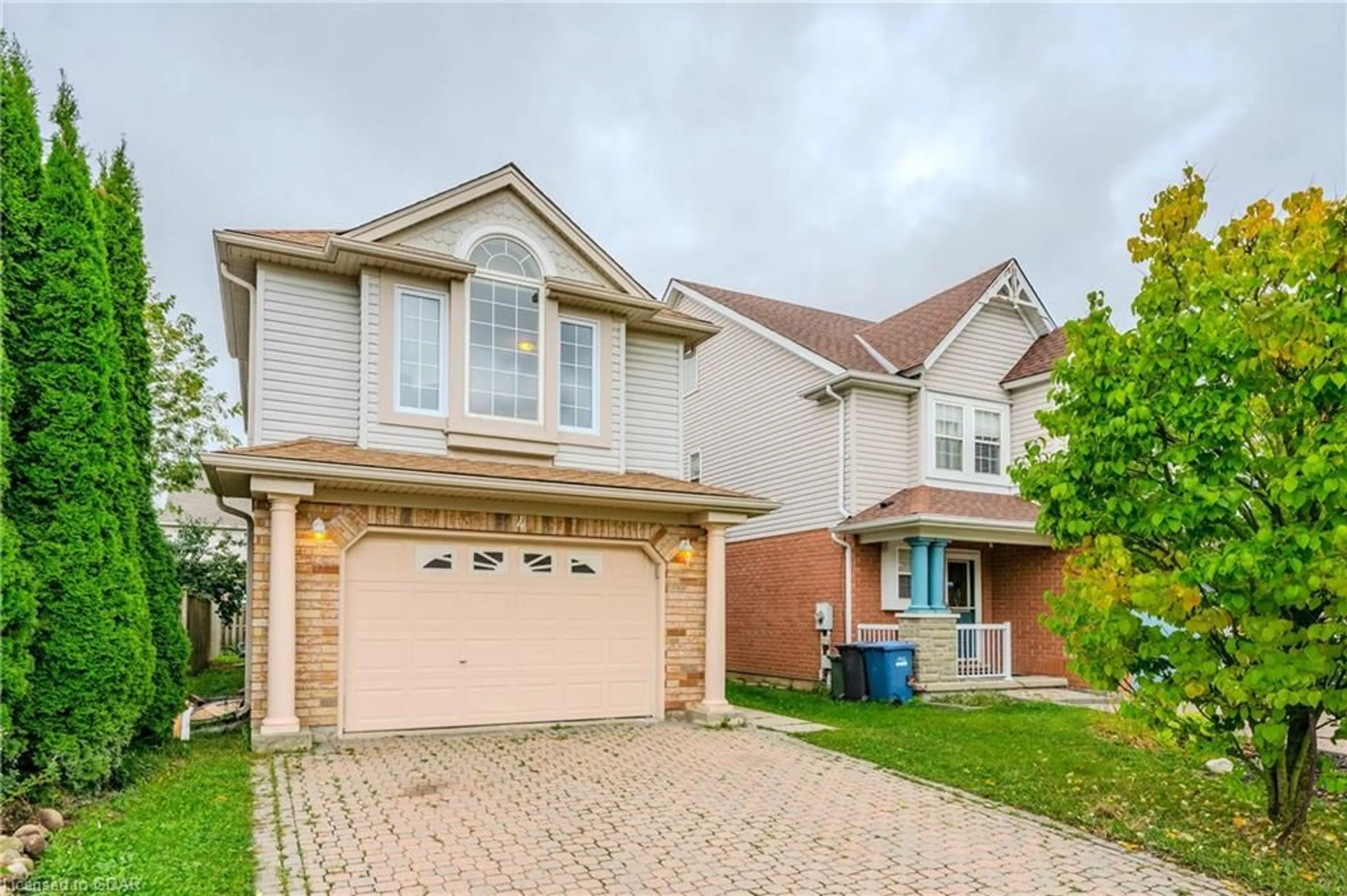 Frontside or backside of a home, the street view for 4 Darling Cres, Guelph Ontario N1L 1P9