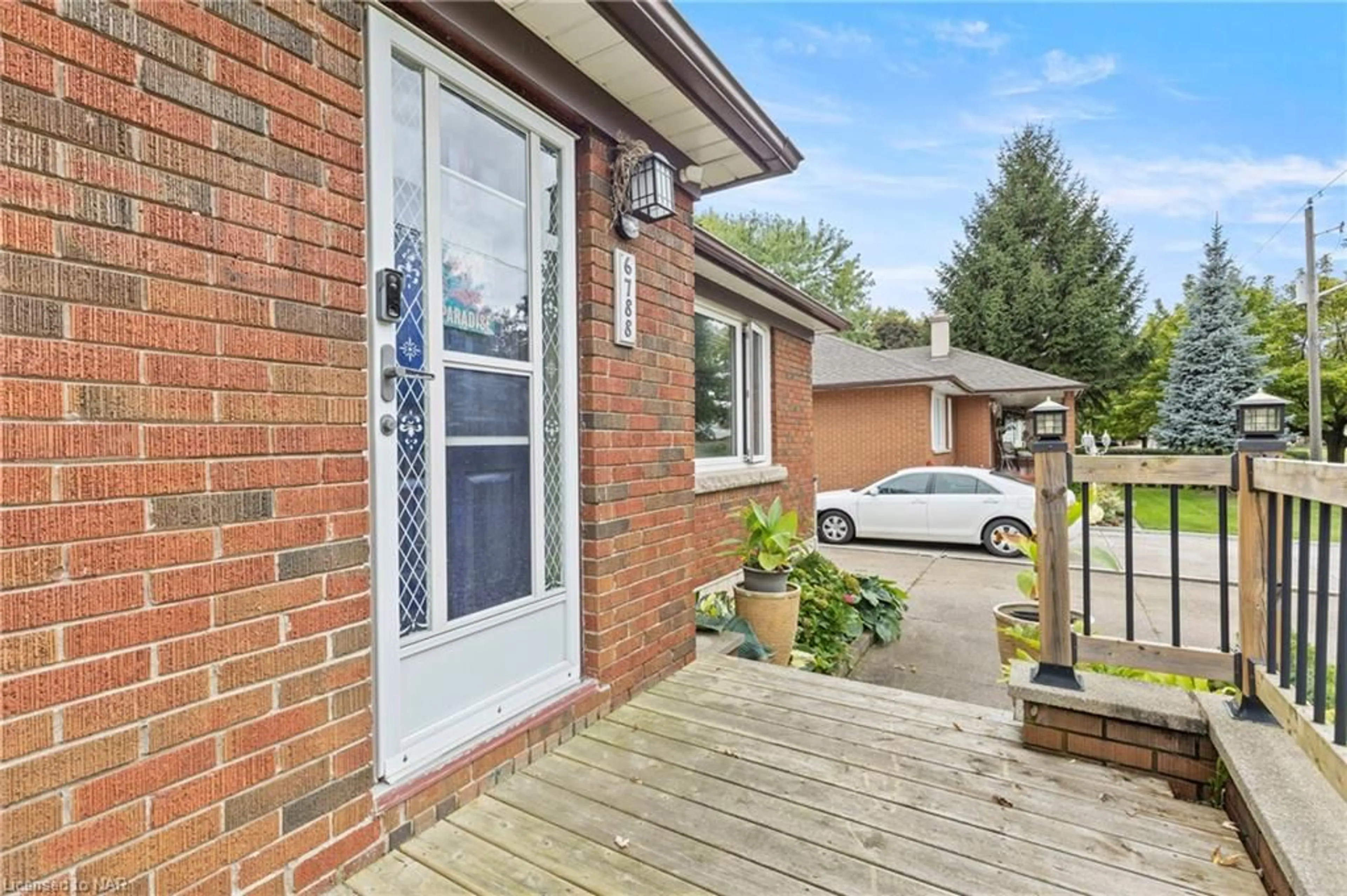 Home with brick exterior material for 6788 Stamford Green Dr, Niagara Falls Ontario L2J 1V1