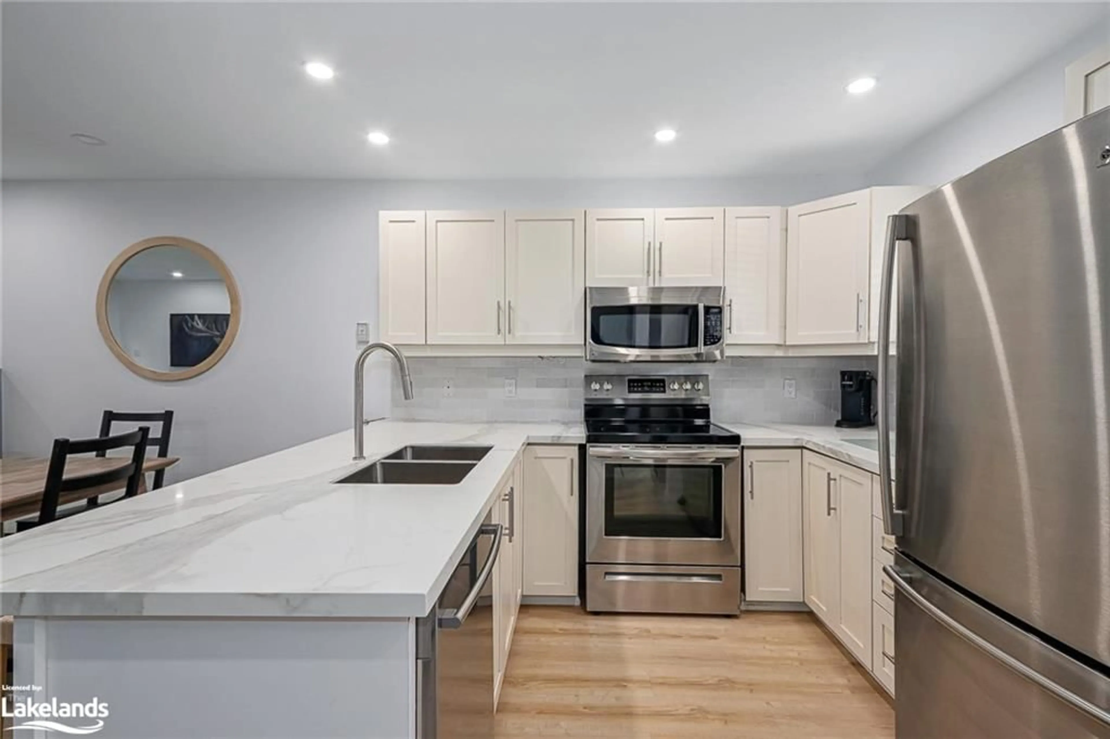 Open concept kitchen for 100 Alice St #69, Thornbury Ontario N0H 2P0