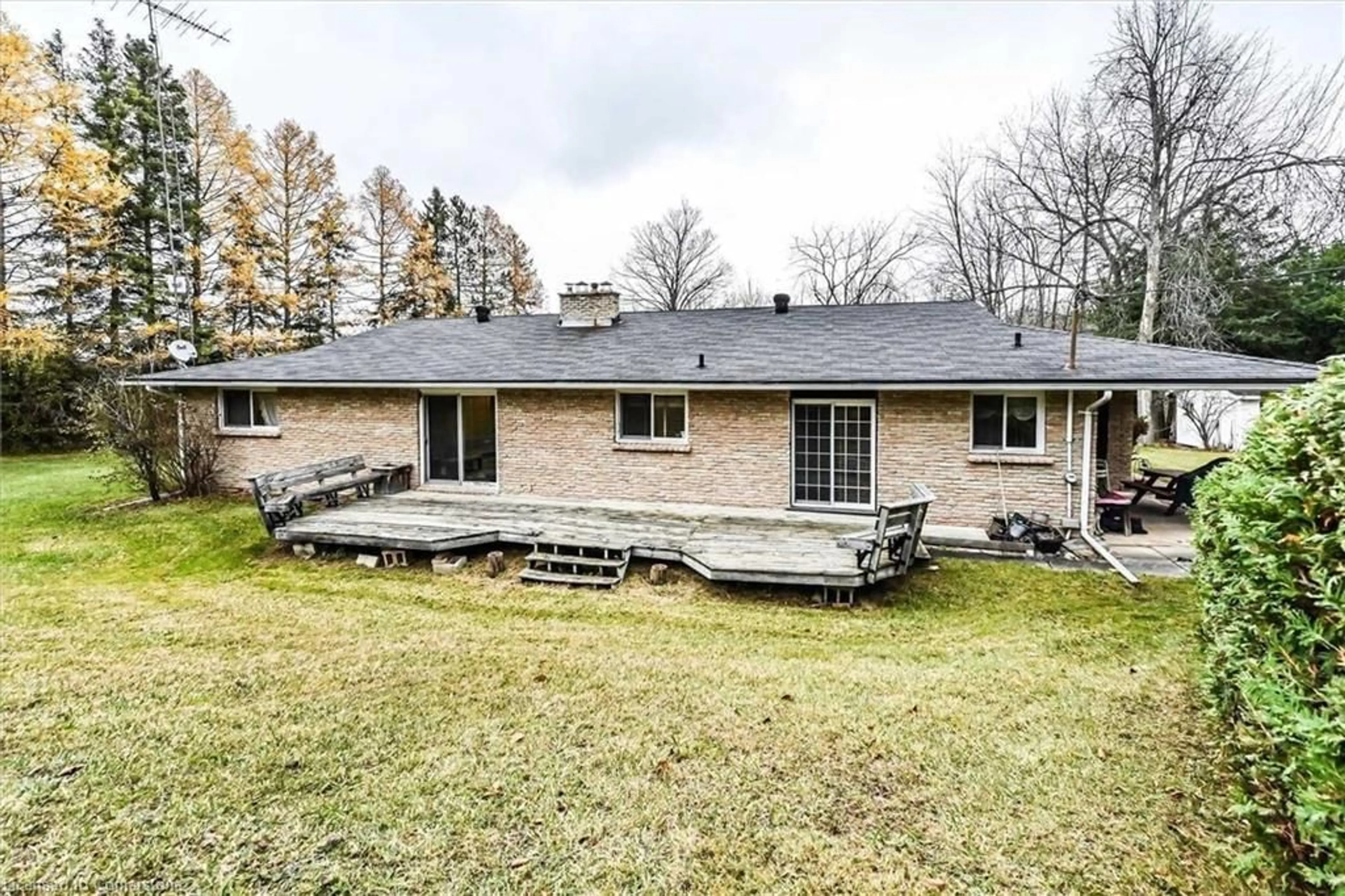 Patio for 2216 Olde Base Line Rd, Caledon Ontario L7C 0J3