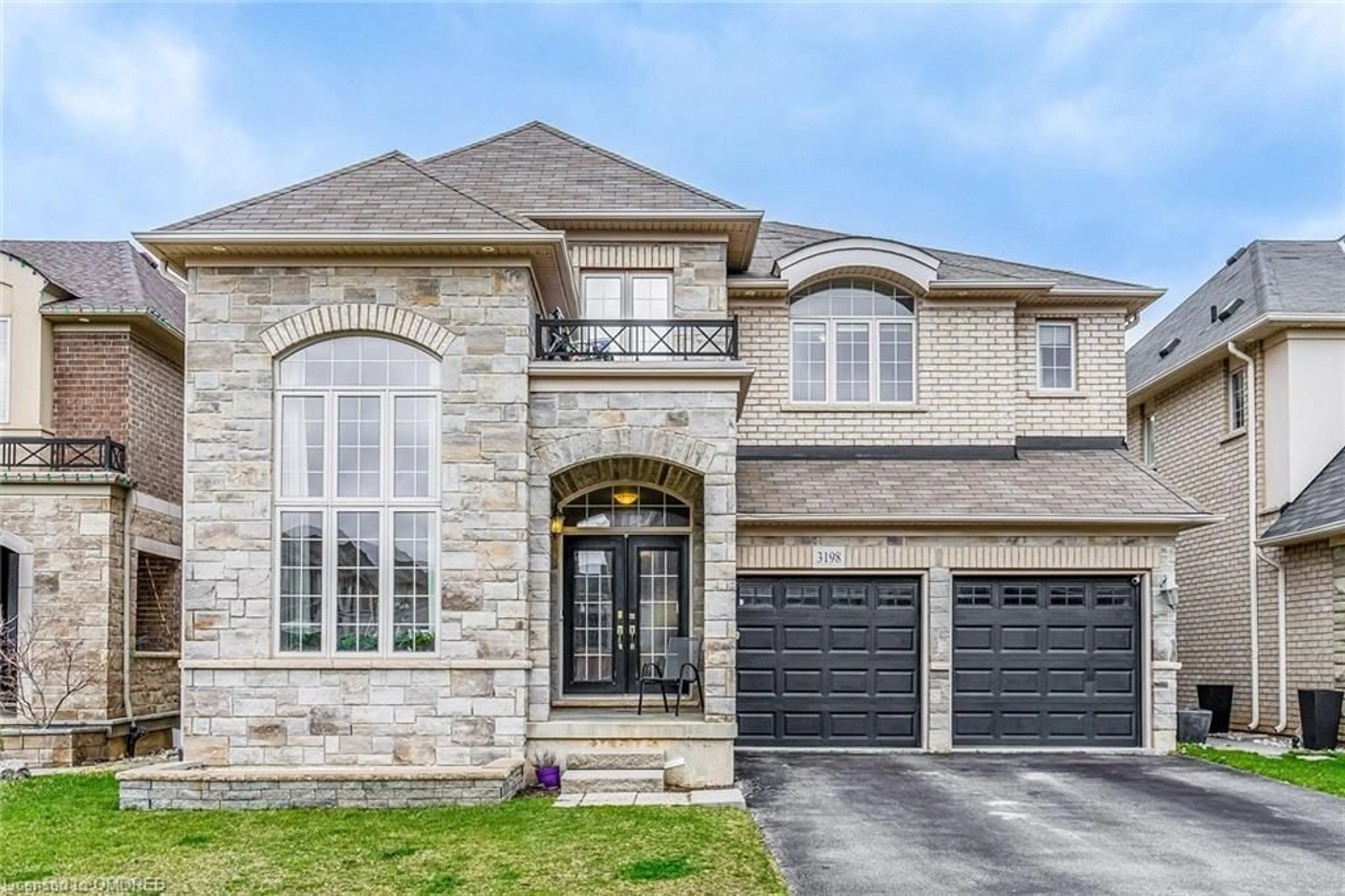 Home with brick exterior material for 3198 Saltaire Cres, Oakville Ontario L6M 0K8