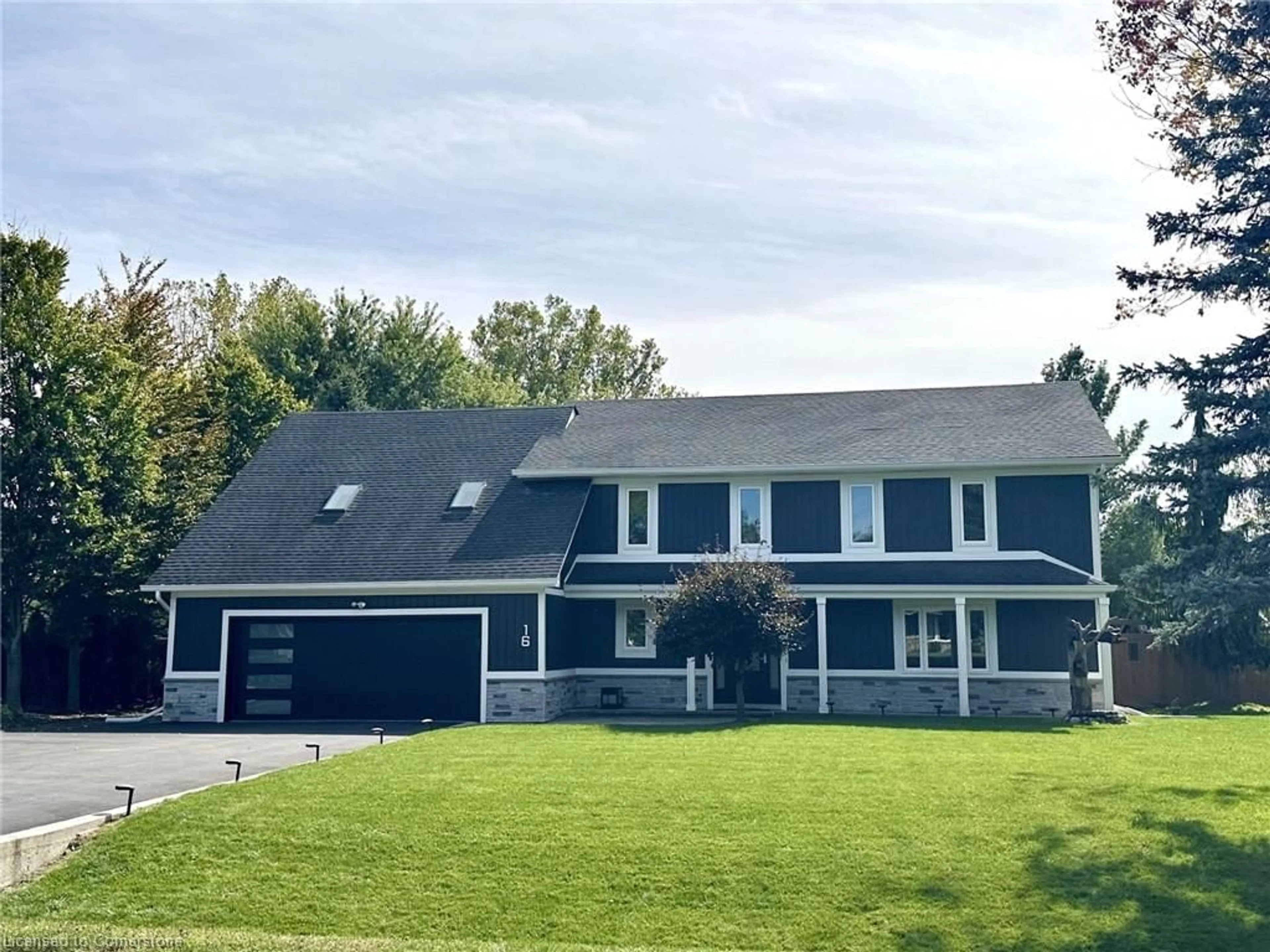 Frontside or backside of a home, cottage for 16 Noble Kirk Dr, Flamborough Ontario L8B 0Z2